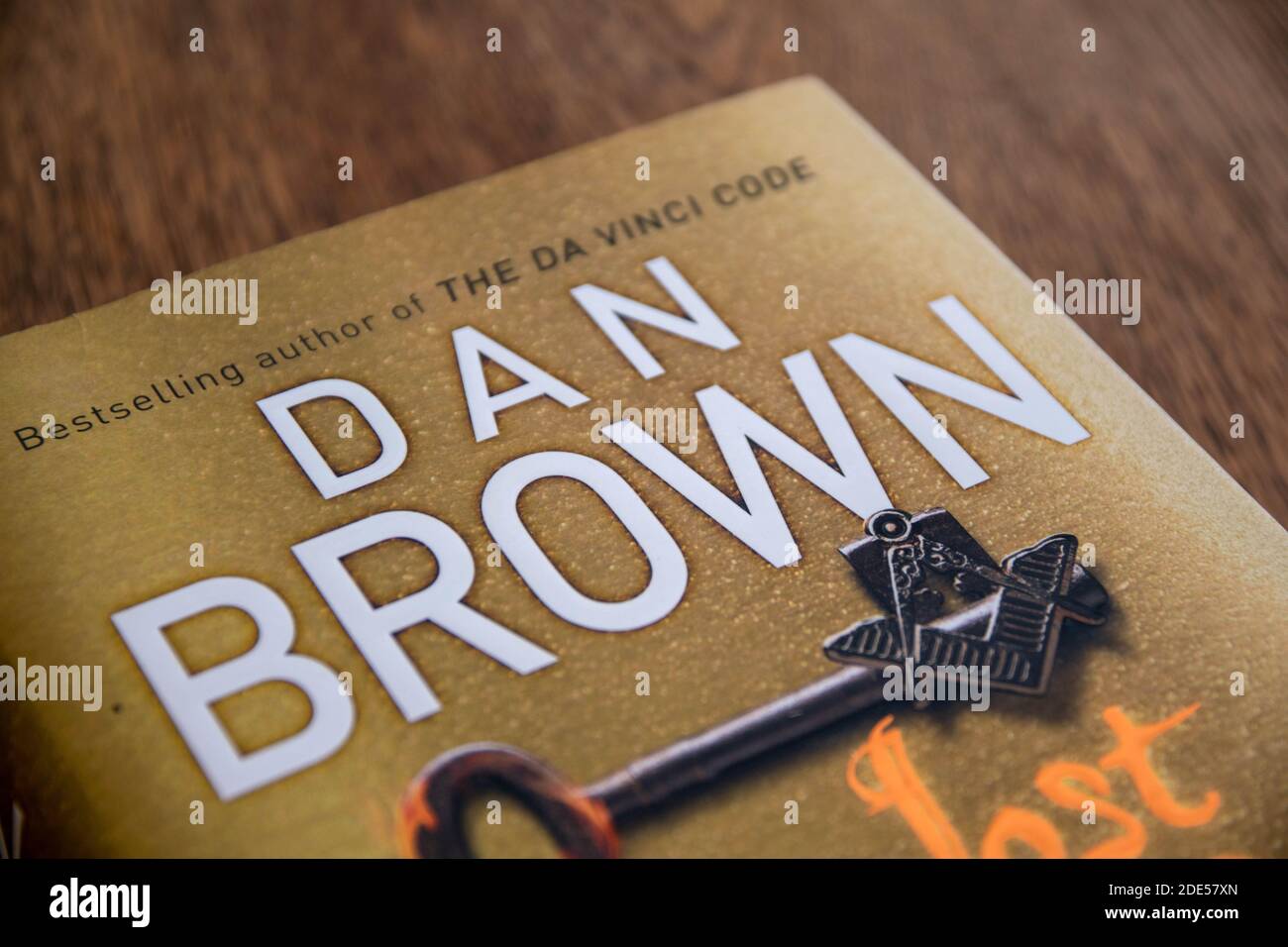 Dan Brown ist ein amerikanischer Autor, der vor allem für seine Thriller Robert Langdon Romane Angels & Demons, The Da Vinci Code, The Lost Symbol, Inferno bekannt ist Stockfoto