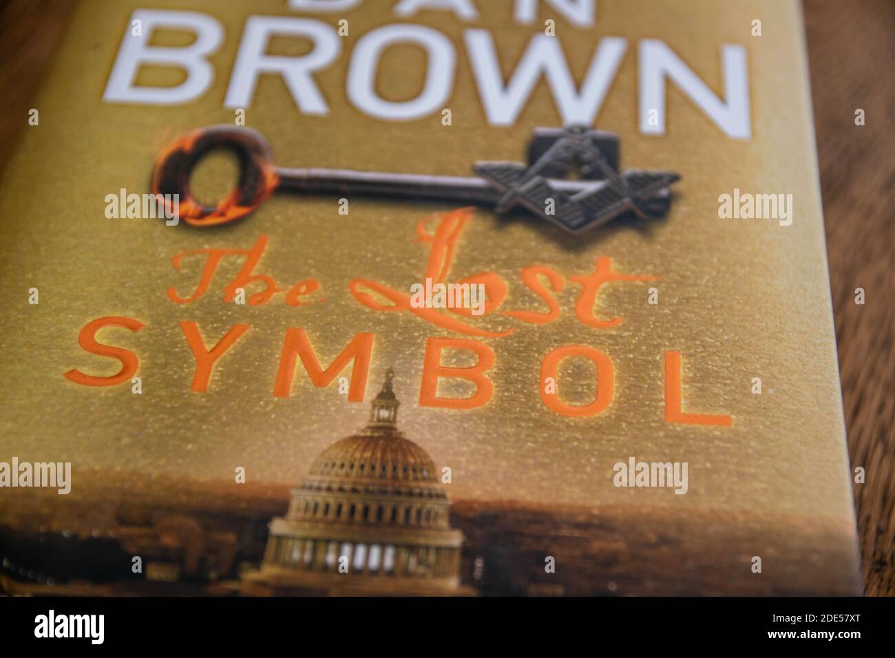 Dan Brown ist ein amerikanischer Autor, der vor allem für seine Thriller Robert Langdon Romane Angels & Demons, The Da Vinci Code, The Lost Symbol, Inferno bekannt ist Stockfoto