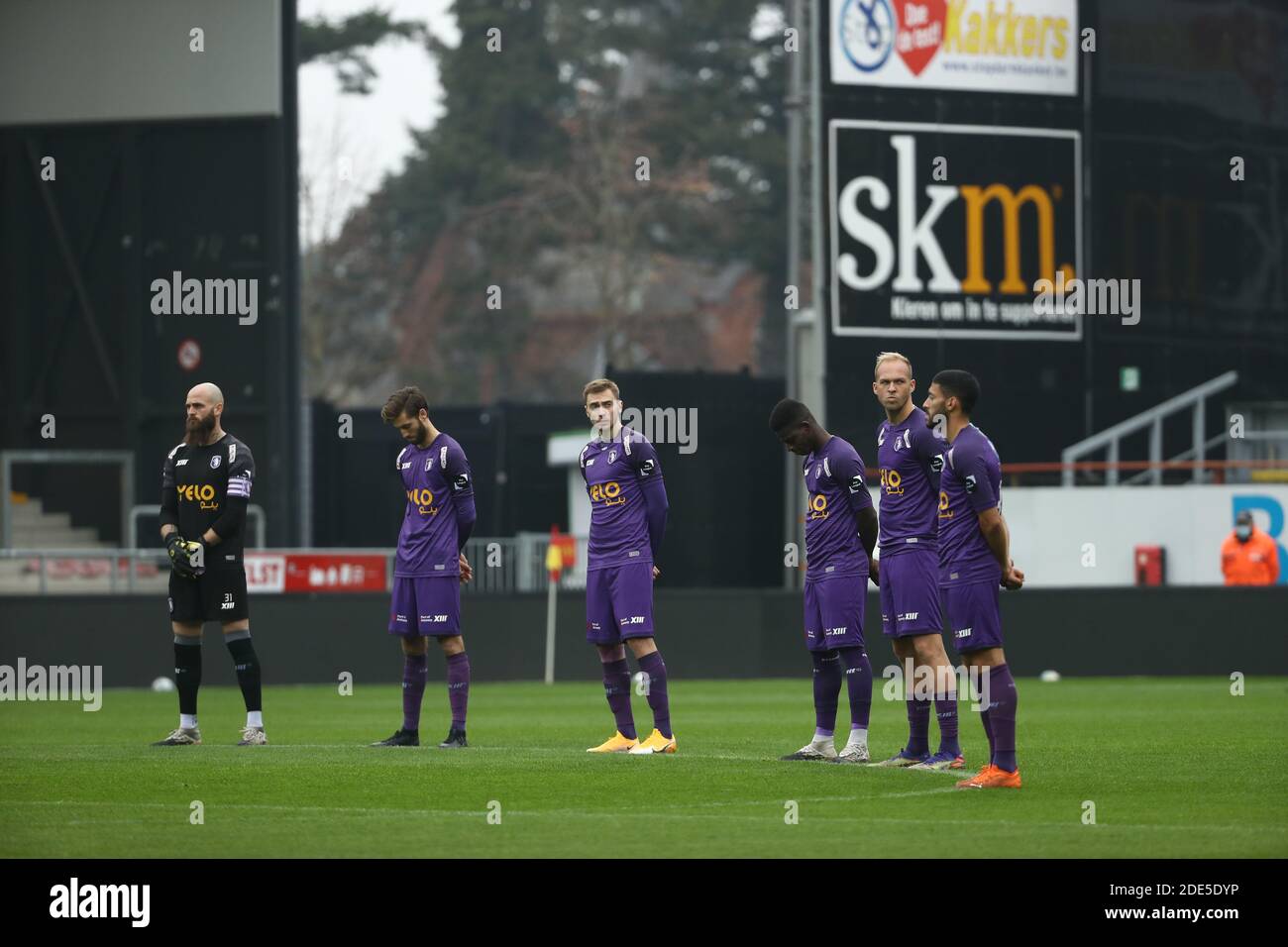 Mechelen, Belgien . November 2020. MECHELEN, BELGIEN - 29. NOVEMBER: Spieler vor dem Jupiler Pro League Spieltag 14 zwischen KV Mechelen und K. Beerschot v.a. am 29. November 2020 in Mechelen, Belgien. (Foto von David Pintens/Isosport) Quelle: Pro Shots/Alamy Live News Stockfoto