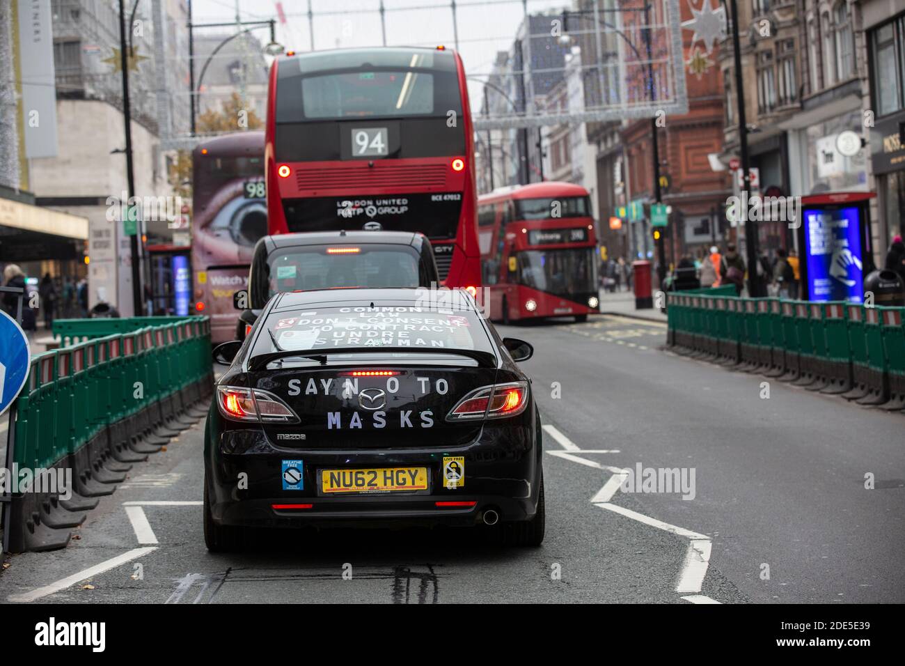 Riot Police verhaftete über 150 Demonstranten in der Oxford Street während Anti-Lockdown-Demonstrationen in der Hauptstadt London, England, Großbritannien Stockfoto