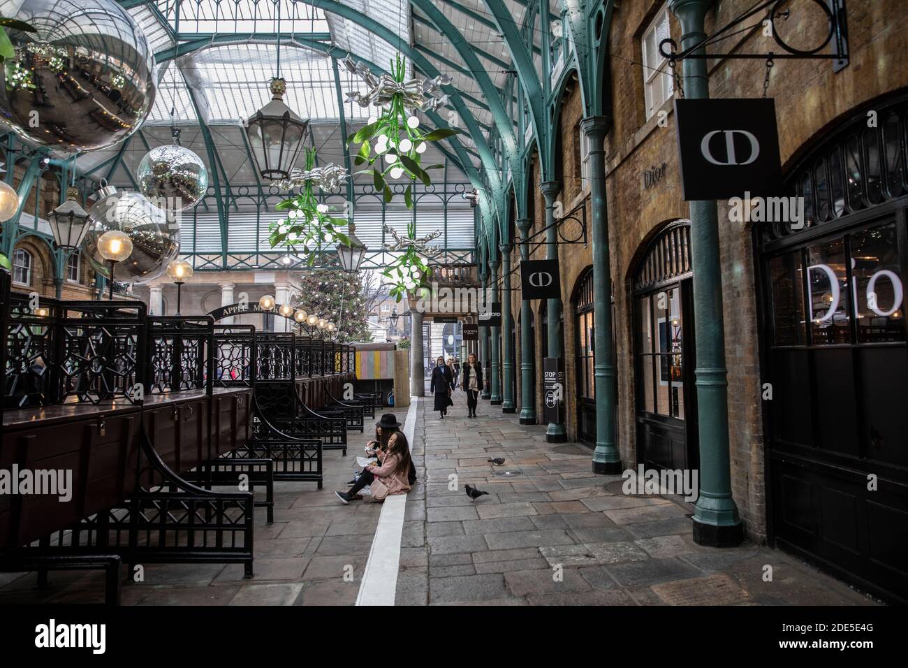 Covent Garden in London wartet auf das Ende von Coronavirus Lockdown#2 zu Weihnachten, wenn Unternehmen können wieder auf die Eröffnung als normal, London, Großbritannien Stockfoto