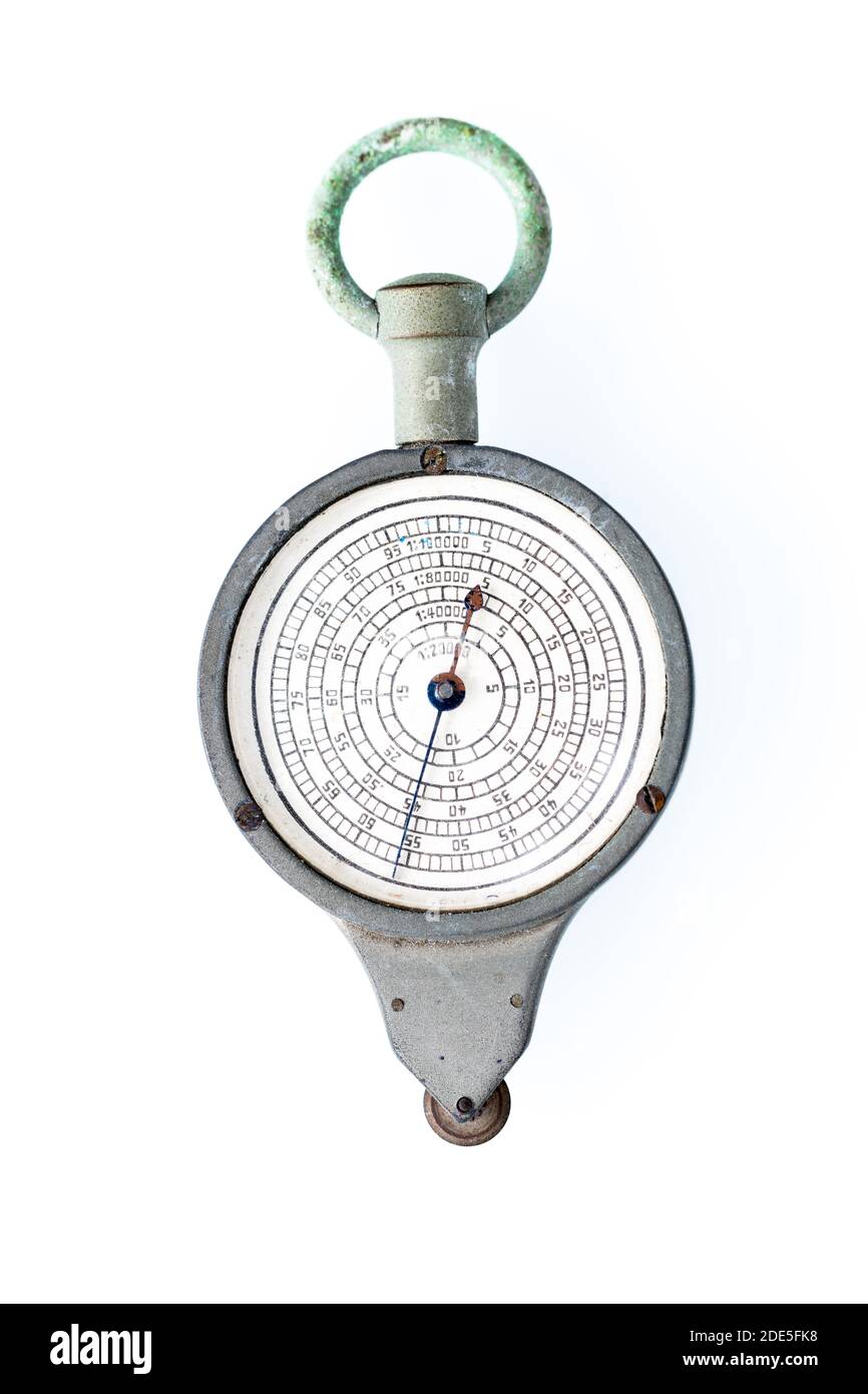 Curvestor zum Messen von Entfernungen auf Karten, Vintage-Stil, weißer Hintergrund Stockfoto