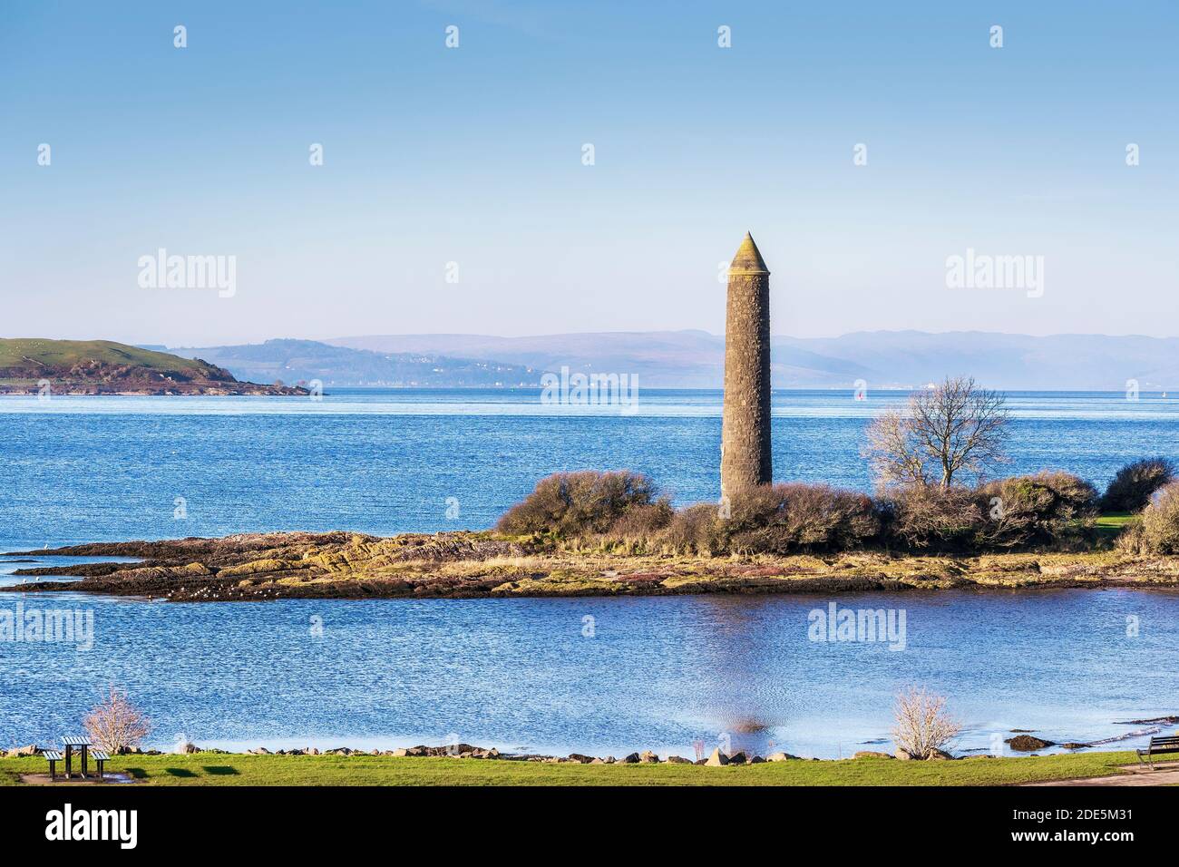 Obelisk Denkmal der entscheidenden Schlacht von Largs im 12. Oktober 1263 zwischen Norwegen und Schottland bei Largs, Ayrshire Schottland auf dem Clyde Stockfoto