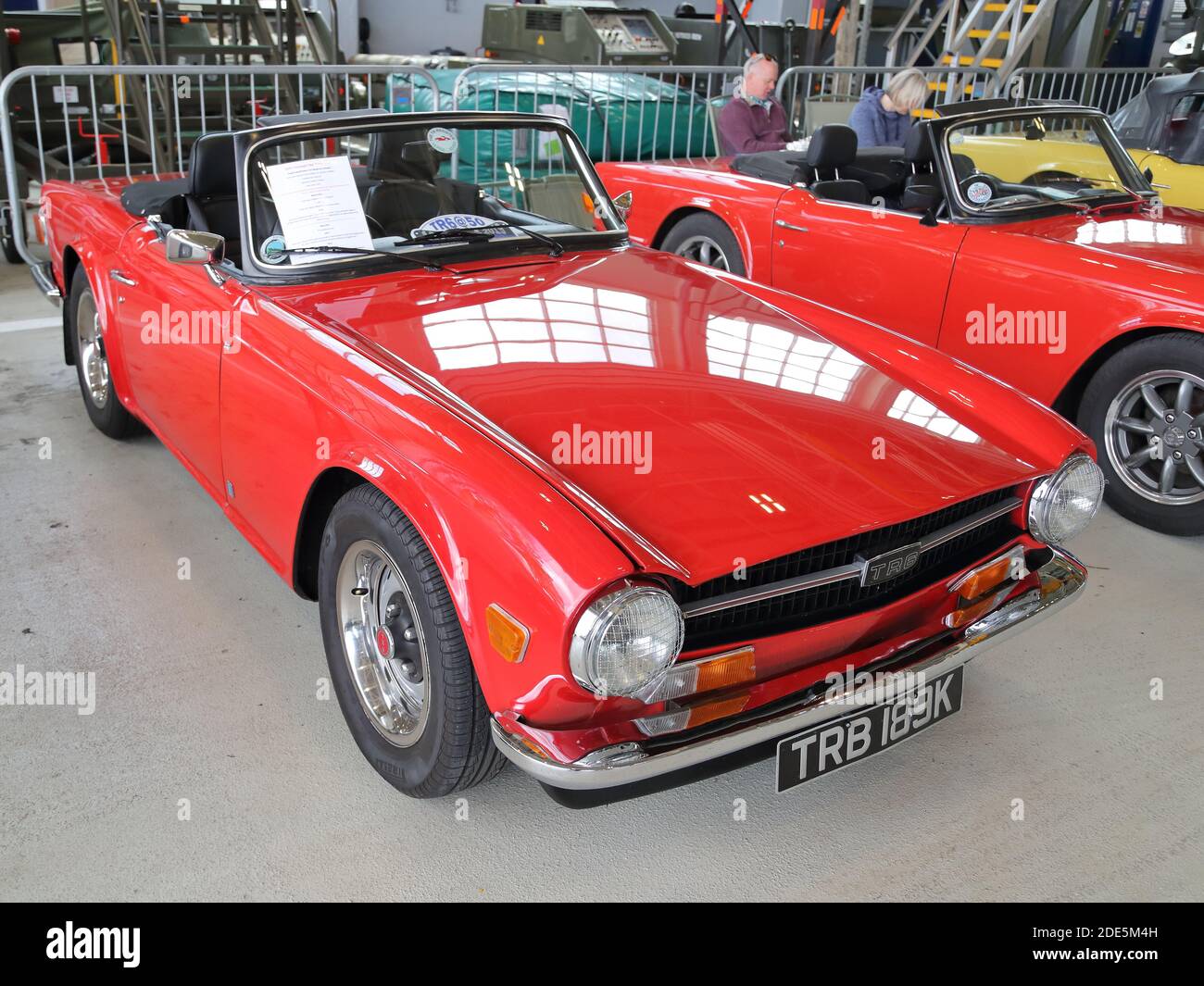 Classic Red Triumph TR6 bei RAF Benson, Oxfordshire, Großbritannien Stockfoto