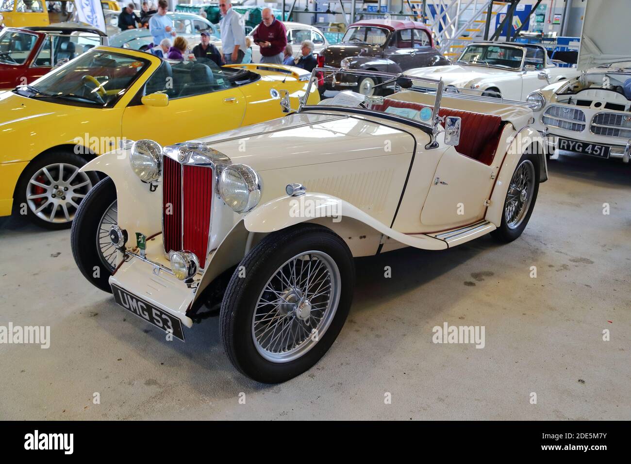 Classic White 1949 MG TC bei RAF Benson, Oxfordshire, Großbritannien Stockfoto