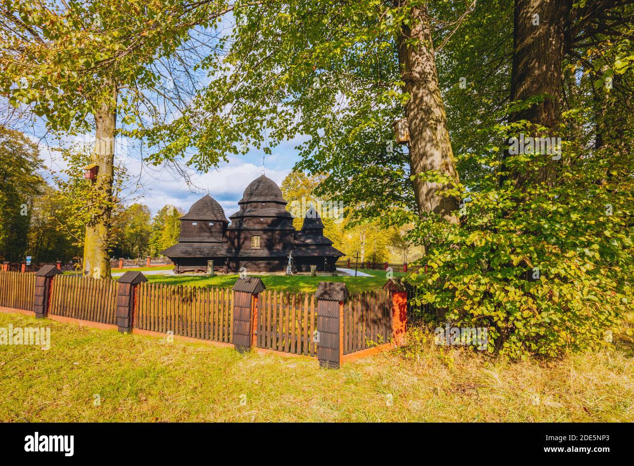 Kirche in Rownia. Rownia, Subcarpathia, Polen. Stockfoto