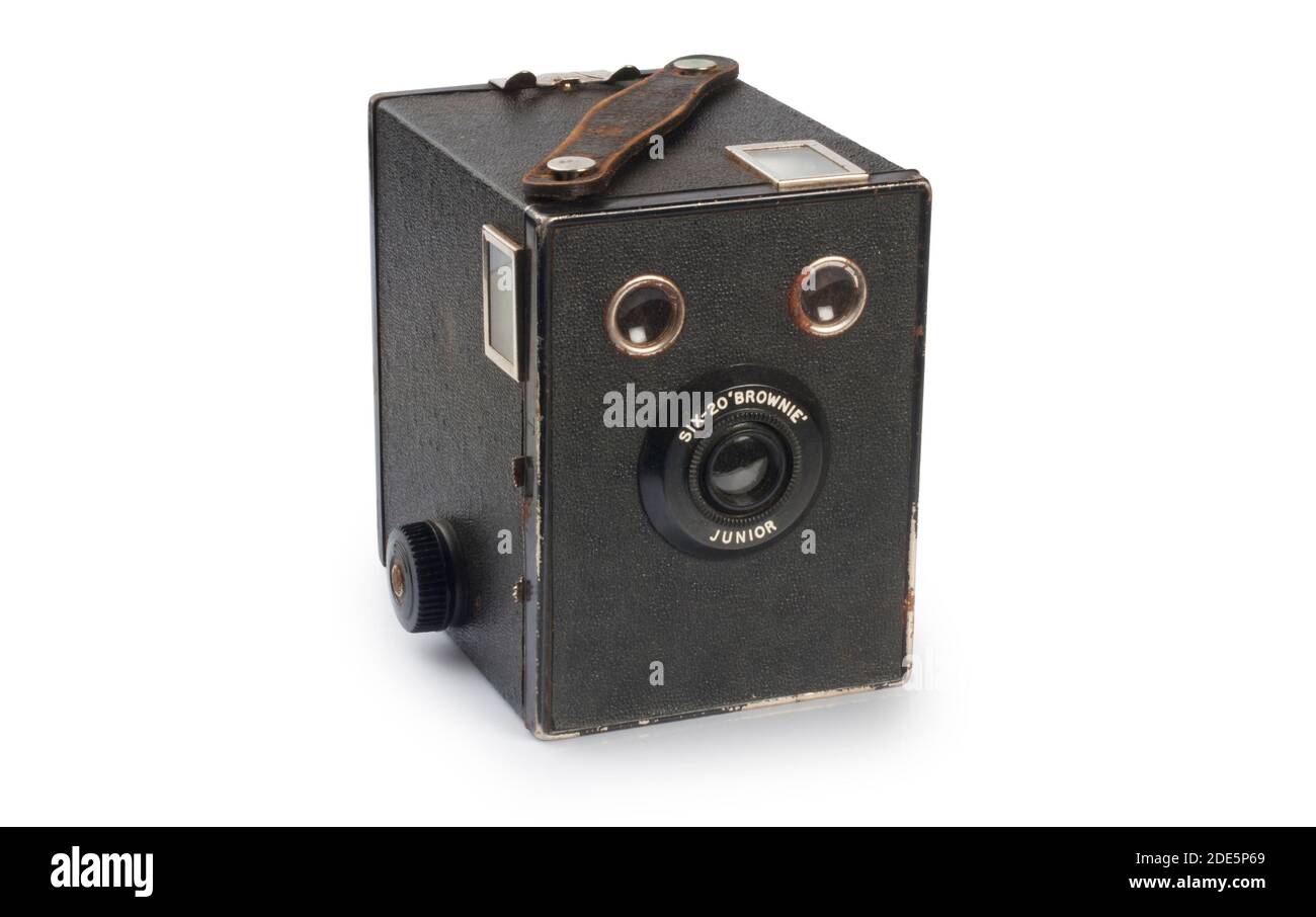 Studioaufnahme einer Vintage Box Brownie Six Junior Kamera Vor weißem Hintergrund ausschneiden - John Gollop Stockfoto