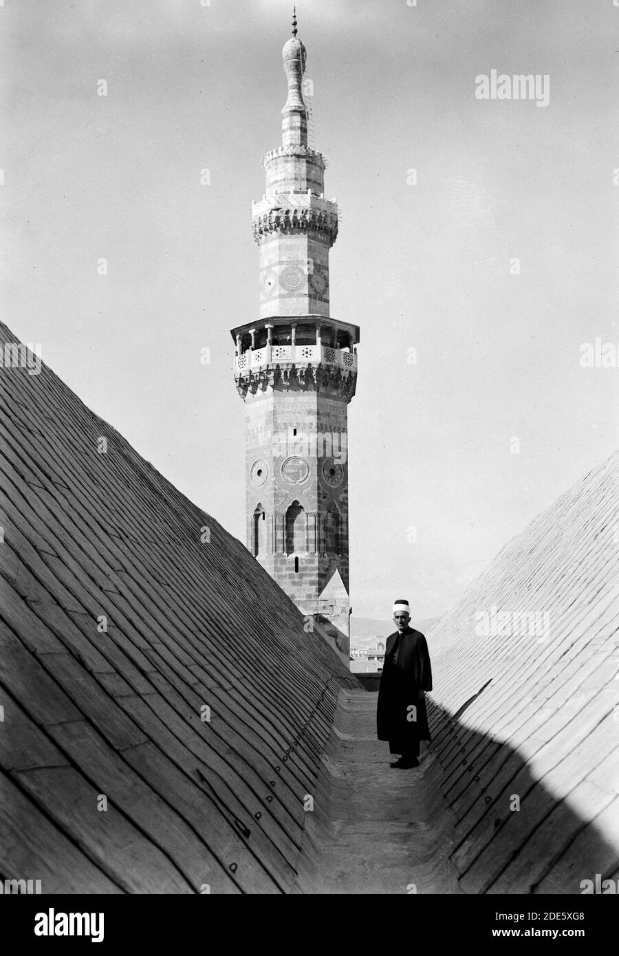 Originalunterschrift: Damaskus. Die Ommayad Moschee. Blick vom Minarett. S.W. Minarett Nahaufnahme - Lage: Syrien--Damaskus Ca. 1940-1946 Stockfoto