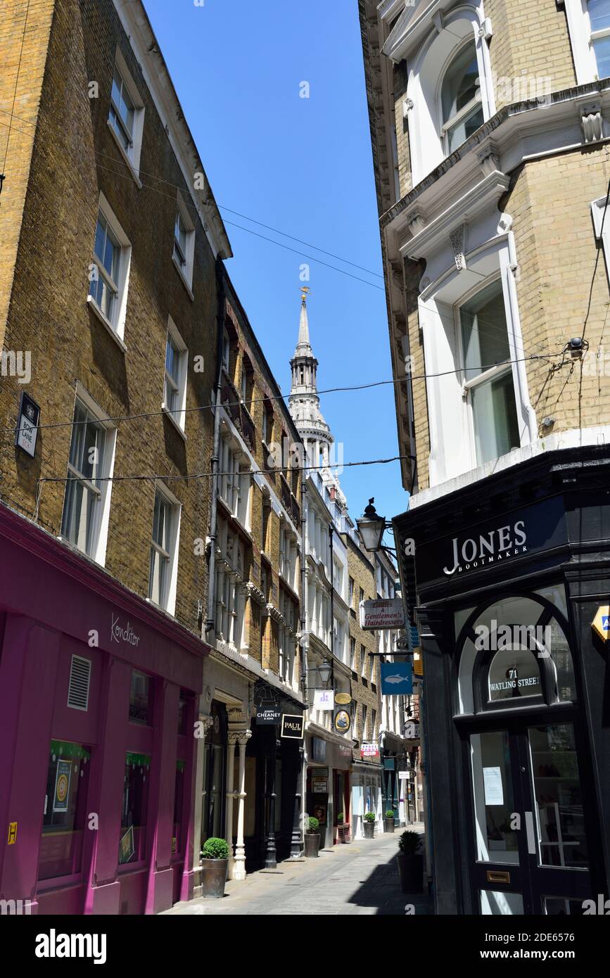 Enge Stadtstraßen, Bow Lane, Watling Street, City of London, Großbritannien Stockfoto