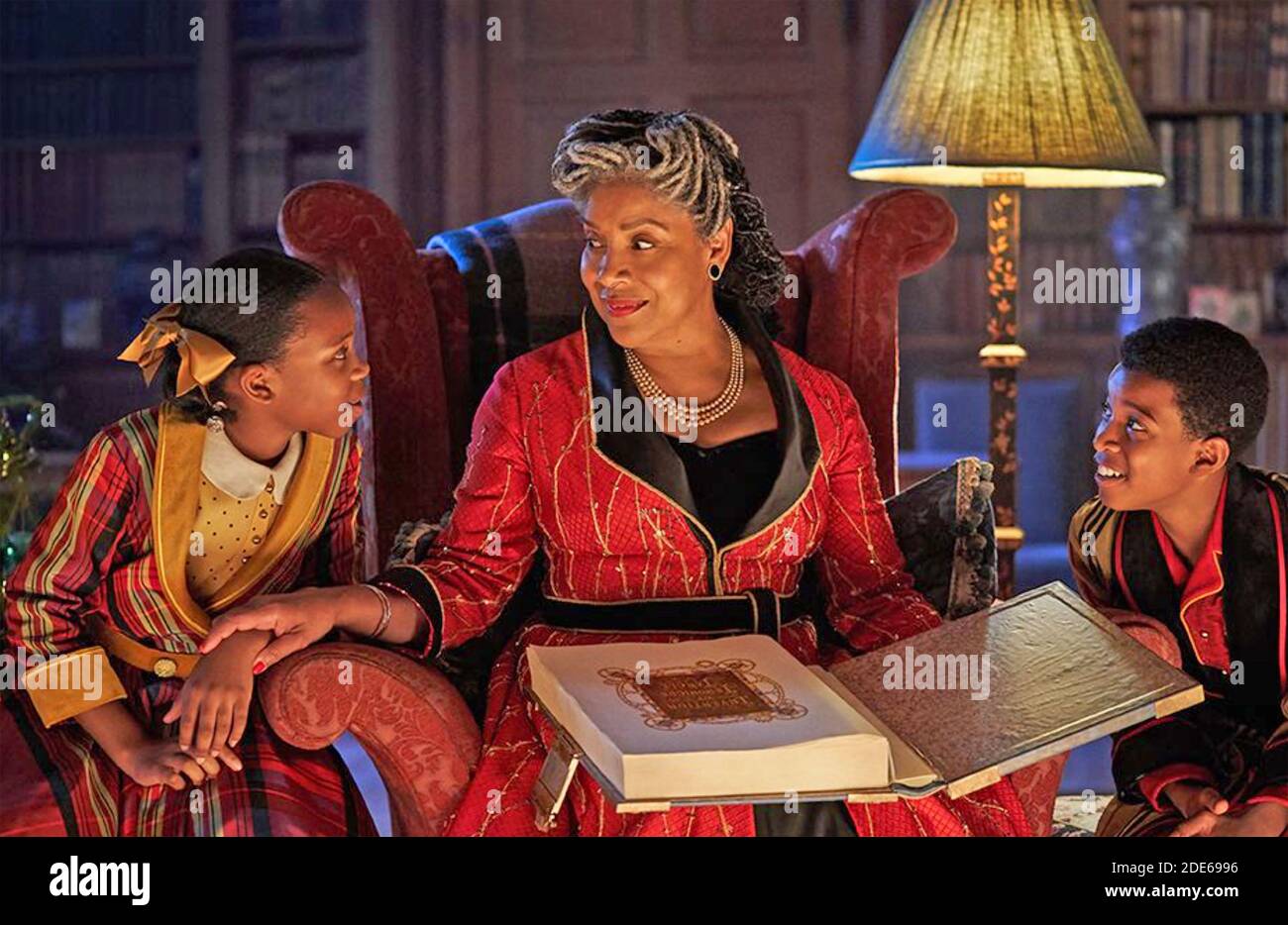 JINGLE JANGLE: Eine WEIHNACHTSREISE 2020 Netflix Film mit Phylicia Rashad Stockfoto