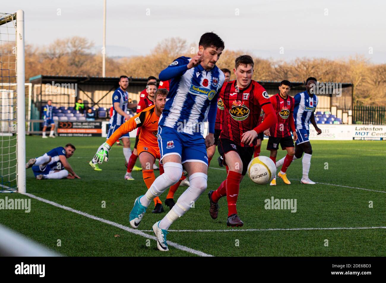 Bridgend, Wales, Großbritannien. November 2020. Penybont / Cefn Druids im Bryntirion Park im JD Cymru Premier am 29. November 2020. Kredit: Lewis Mitch Stockfoto