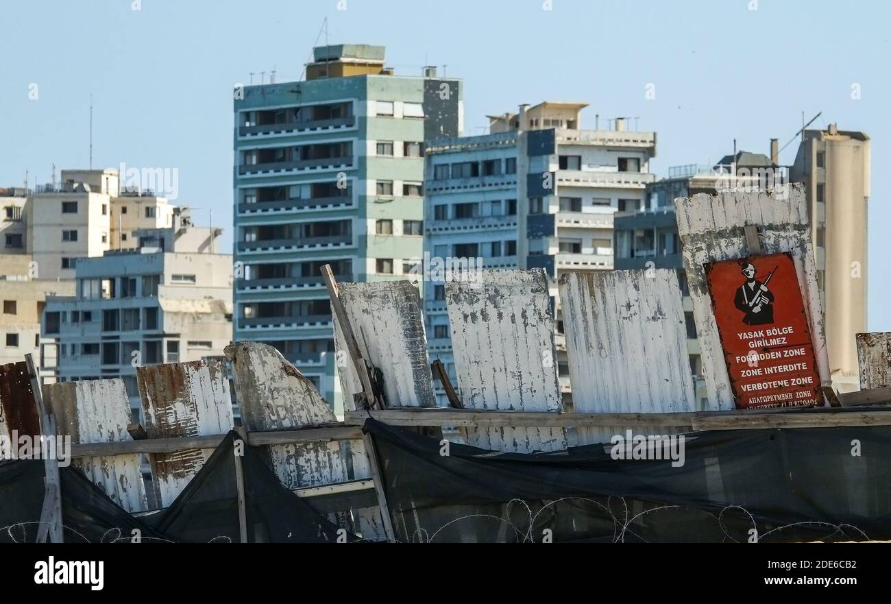 Zypern. Varosha, Famagusta.der ehemalige Ferienort wurde im Jahr 1974 aufgegeben und ist jetzt Teil der türkischen besetzten Nordzypern (TRNC). Stockfoto