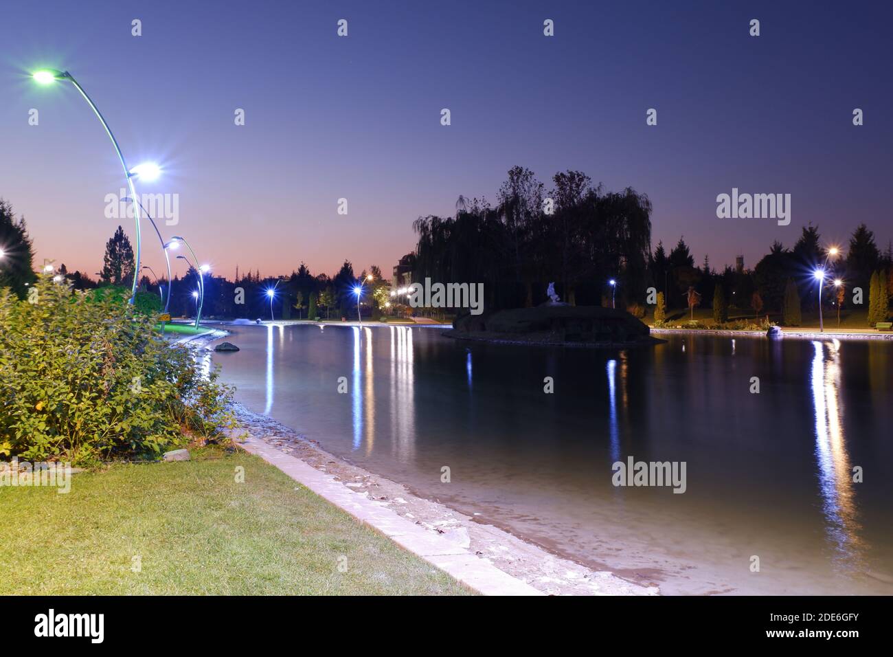 Waterside Park bei Nacht Stockfoto