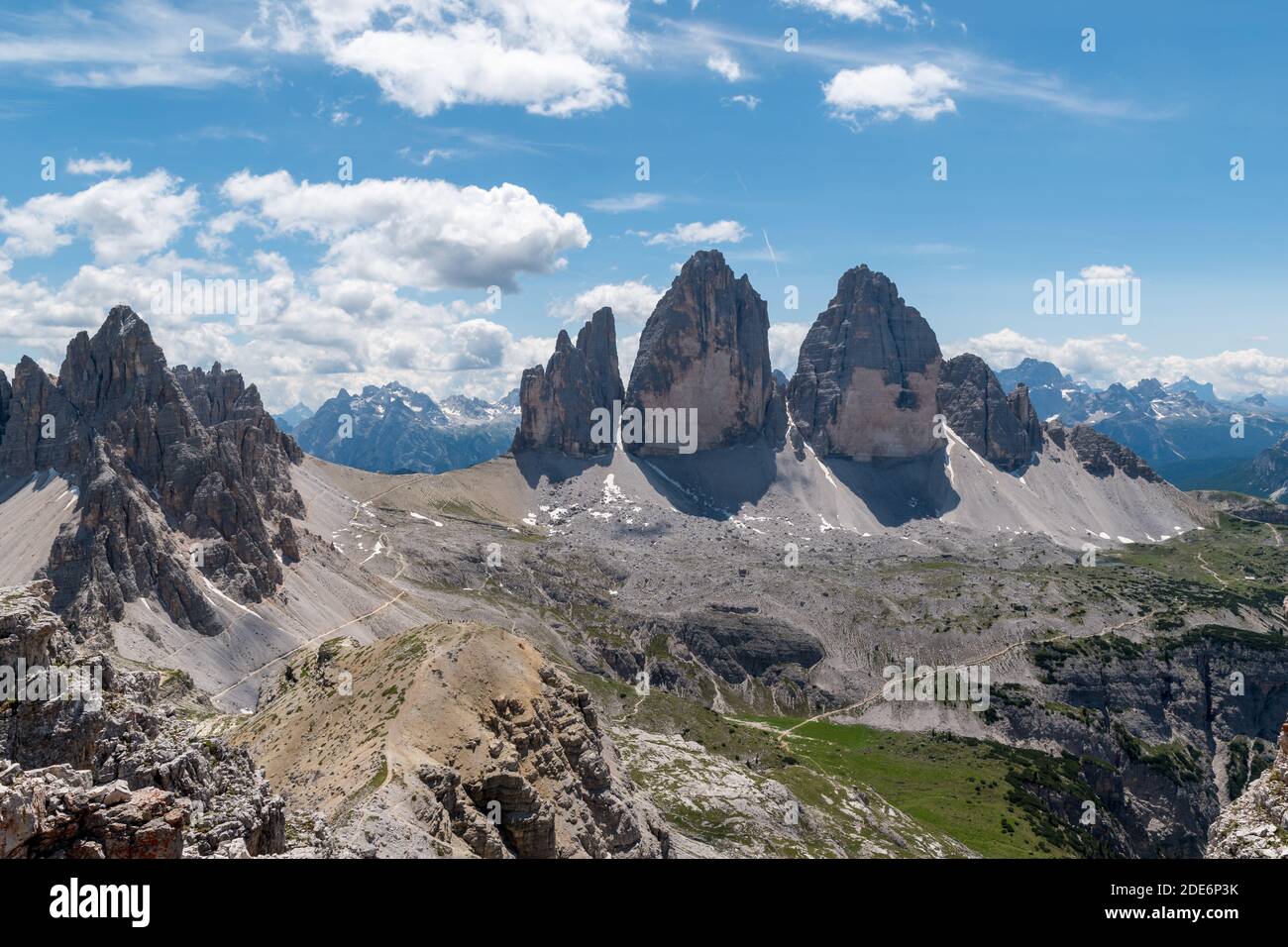 Die drei Zinnen Tre cime di lavaredo sind das Wahrzeichen der Dolomiten und das Naturhighlight Italiens. Stockfoto