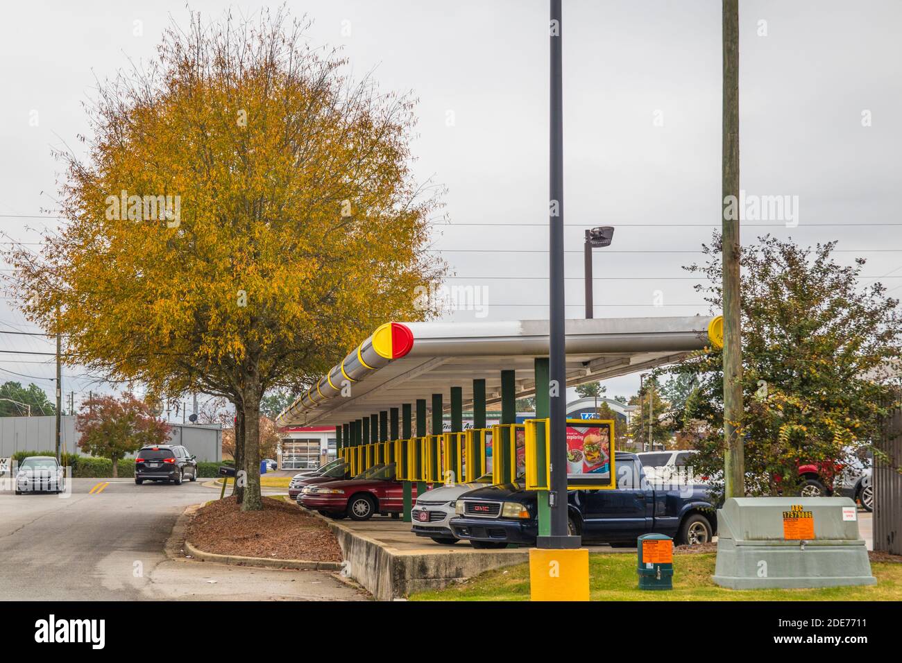Augusta, GA USA 11 29 20: Sonic Fast Food Restaurant Rückansicht Stockfoto