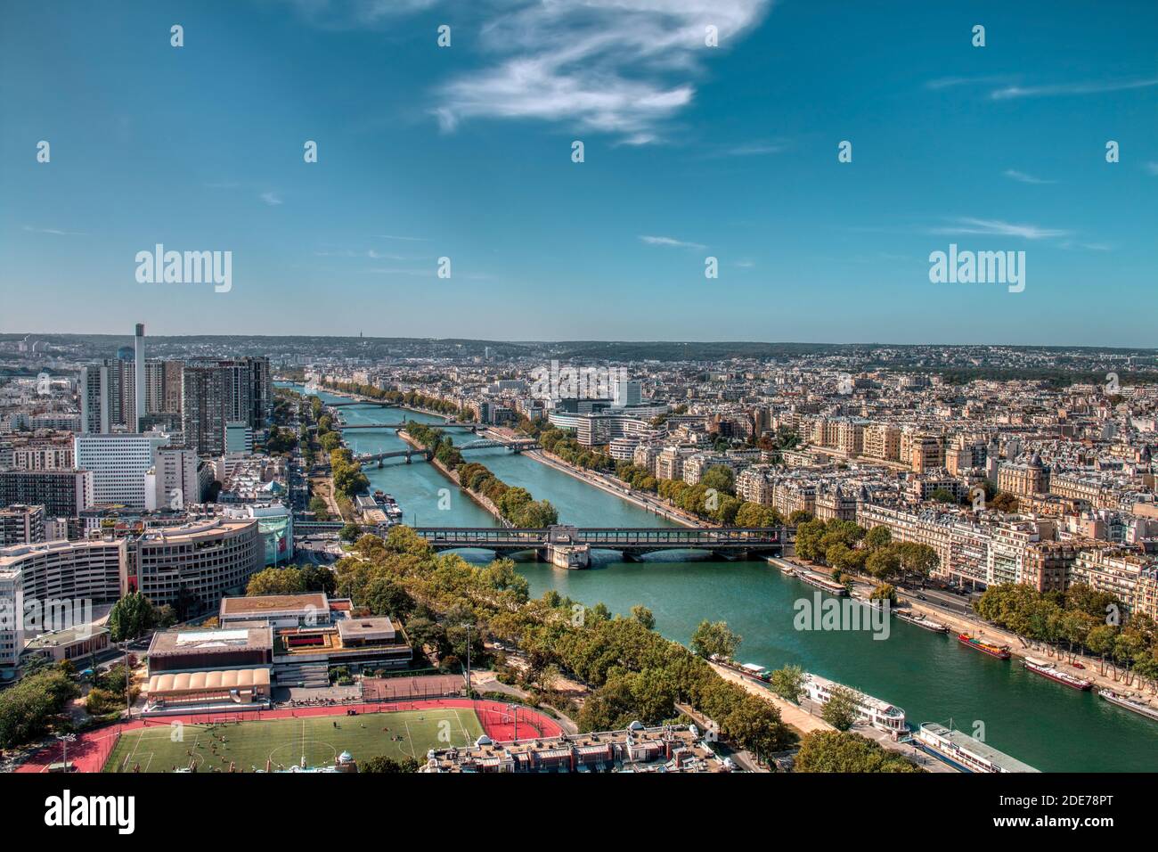 Paris, Frankreich - 18. September 2019: Panoramablick auf Paris vom Eiffelturm aus Stockfoto