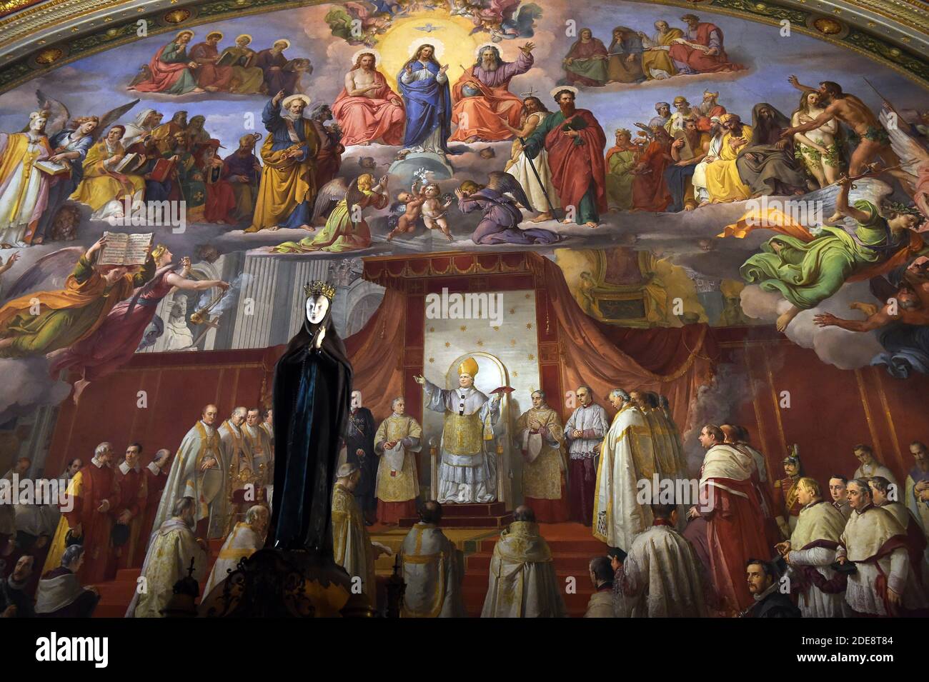 Zimmer der Unbefleckten Empfängnis (Sala dell'Immacolata)Gemälde : "Die Verkündigung des Dogmas von der Unbefleckten Empfängnis" von Francesco Podesti, (1800-1895) nach der Verkündigung des Dogmas von der Unbefleckten Empfängnis durch Papst Pius IX., die am 8. Dezember 1854 stattfand, beschließt der Papst, das Ereignis mit einem Freskenzyklus zu feiern. Der große Raum neben den Raphael Rooms wurde gewählt, und die Aufgabe wurde Francis Podesti zugewiesen. Der Künstler arbeitete in der auftragsbearbeitung von 1856 bis 1865. Vatikanische Museen (Sala dell'Immacolata - Raum der Unbefleckten Empfängnis) Vatikan, 2018. Stockfoto
