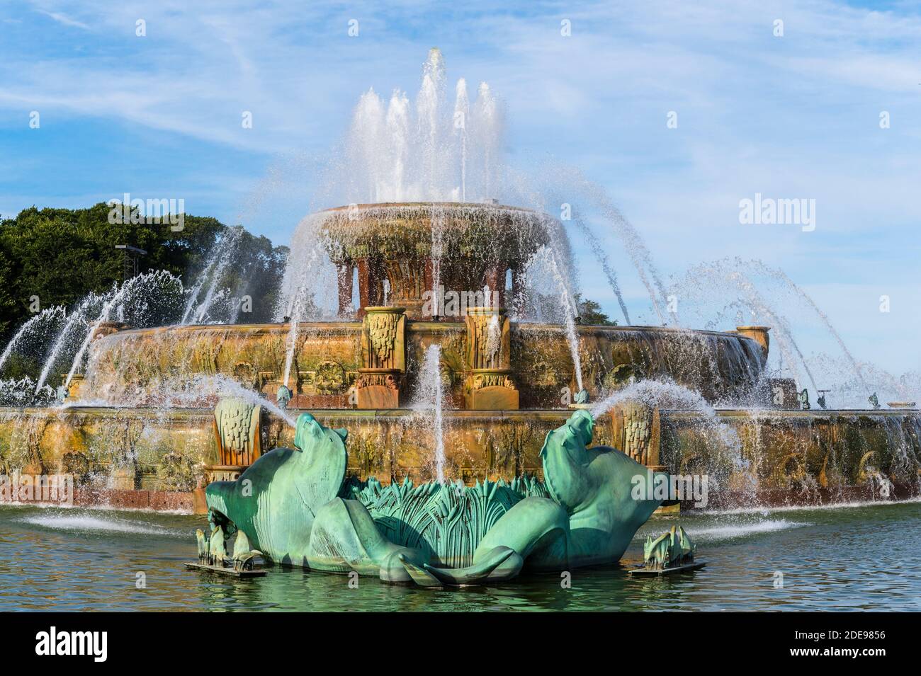 Hochzeitstorte Brunnen Stockfotos Und Bilder Kaufen Alamy