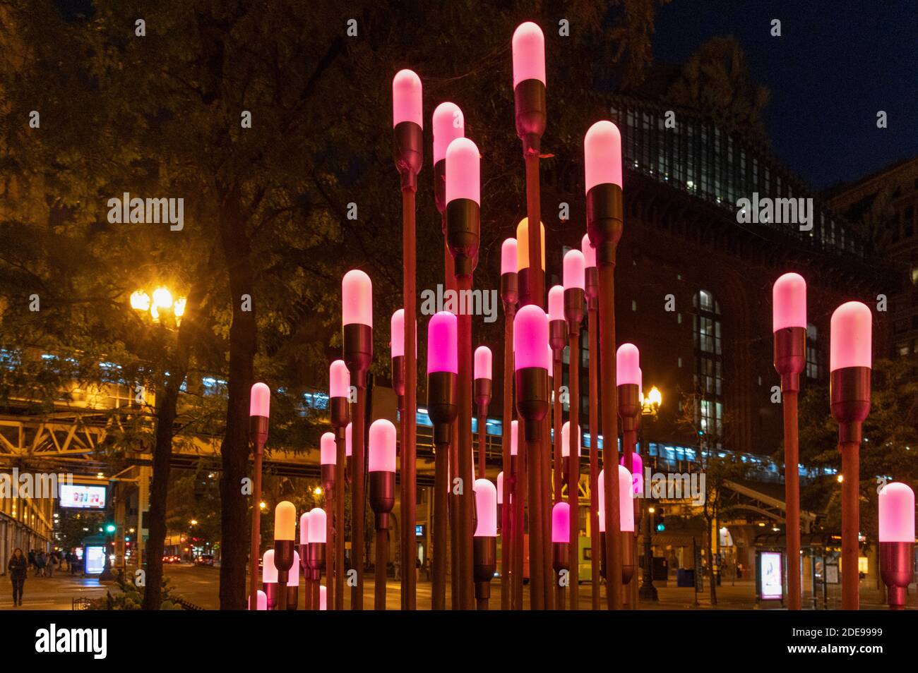 State Street Lightscape Lichtskulptur bei Nacht in Chicago Stockfoto