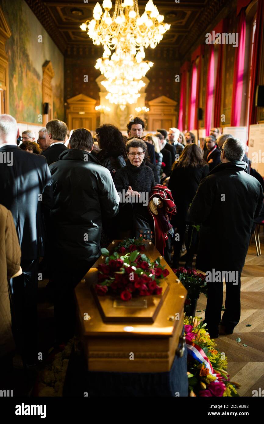 Bei der Trauerfeier von Sarre im Rathaus des 11. Pariser
