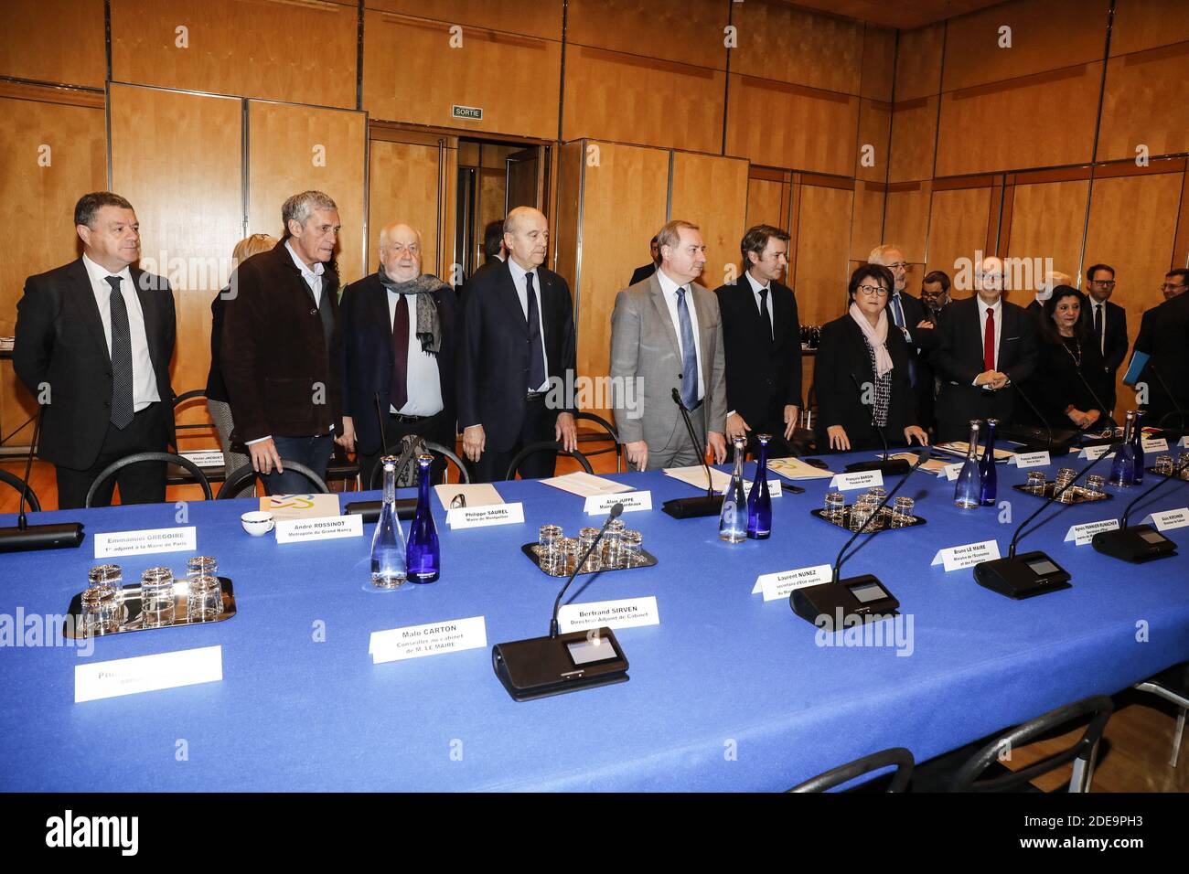 Philippe Saurel, Bürgermeister von Montpellier, Yvon Robert, Bürgermeister von Nancy Andre Rossinot, Bürgermeister von Toulouse Jean-Luc Moudenc, Bürgermeister von Bordeaux Alain Juppe, Bürgermeister von Troyes Francois Baroin, Während des Treffens mit den Bürgermeistern der großen Städte, die von den Demonstrationen der "gelben Westen" in den Büros des Finanzministeriums in Paris, Frankreich am 13. Februar 2019 betroffen waren. Hoto von Henri Szwarc/ABACAPRESS.COM Stockfoto