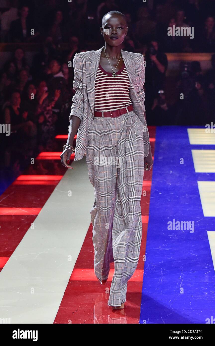 Modelspaziergange auf dem Laufsteg wahrend der Tommy Hilfiger Fashion Show Ready to Wear Fashion Show wahrend der Paris Fashion Week F W 2019 die am 4. Marz 2019 in Paris Frankreich stattfand. Foto