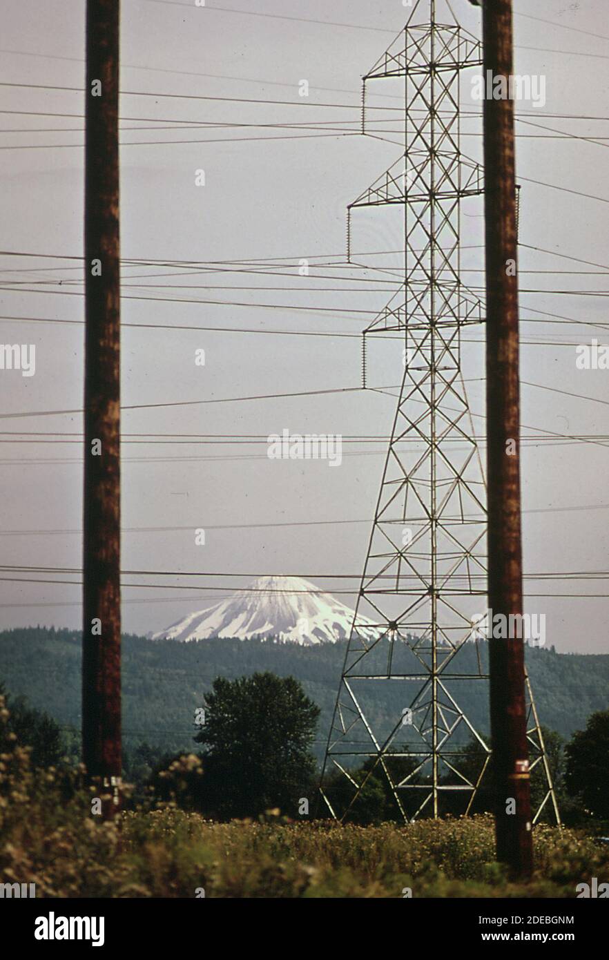 Fotos aus den 1970er Jahren (1972) - Stromleitungen Stockfoto