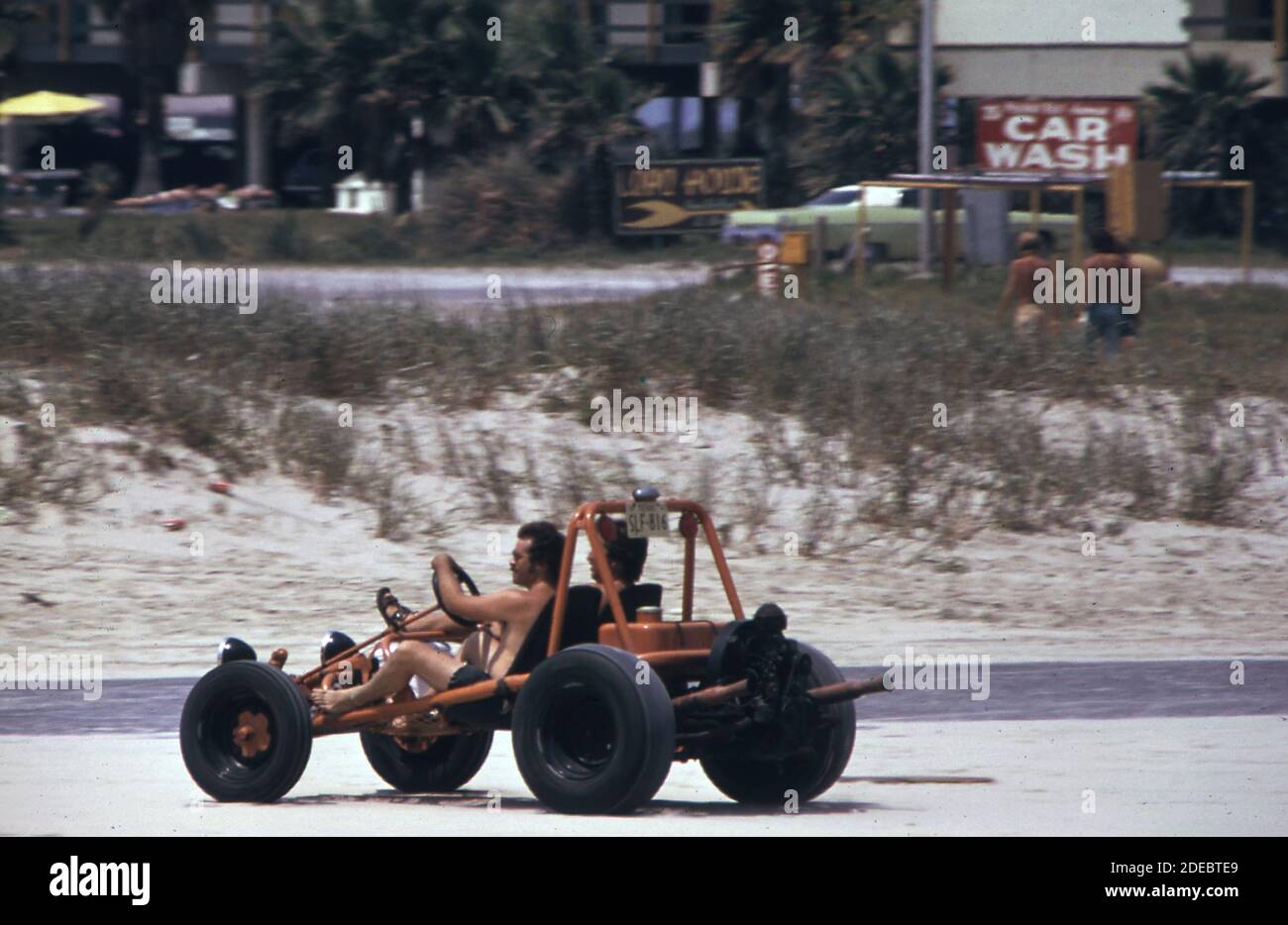 Foto der 1970er Jahre (1973) - Dünenbuggy am Stewart Beach Die östliche Spitze der Galveston Insel Stockfoto