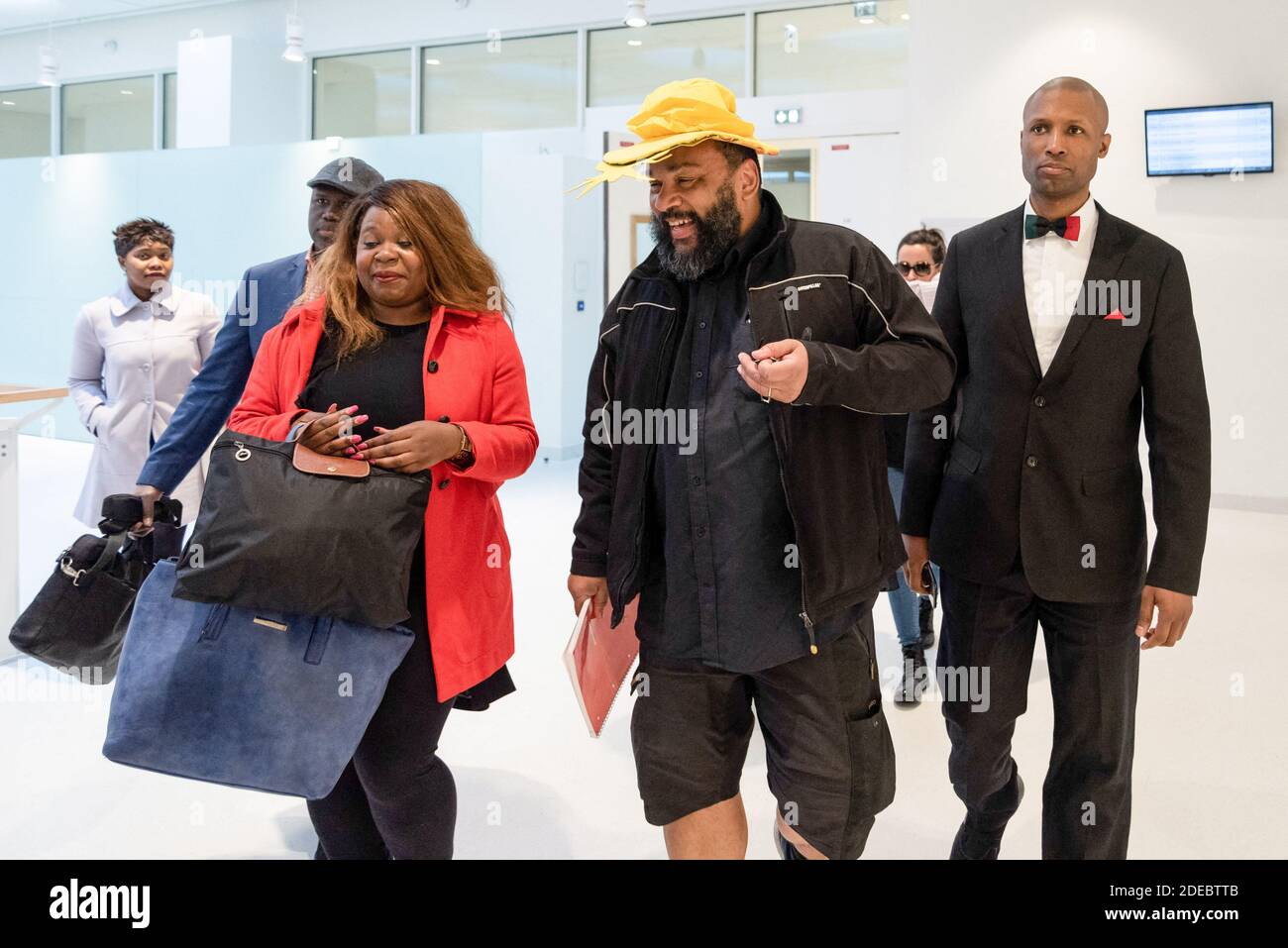 Der Schauspieler und Komiker Dieudonné M'bala M'bala und seine Rechtsanwaltsschwester Marcelle Mbala Mbala vor dem Pariser Gericht wegen Steuerbetrug, Geldwäsche oder Missbrauch von Unternehmensvermögen. Er wird verdächtigt, mehr als eine Million Euro Einkommen aus seinen Shows vor den Steuerbehörden versteckt, in bar zu Hause gehalten oder ins Ausland geschickt zu haben. Paris, Frankreich, 26. März 2019. Foto von Samuel Boivin / ABACAPRESS.COM Stockfoto