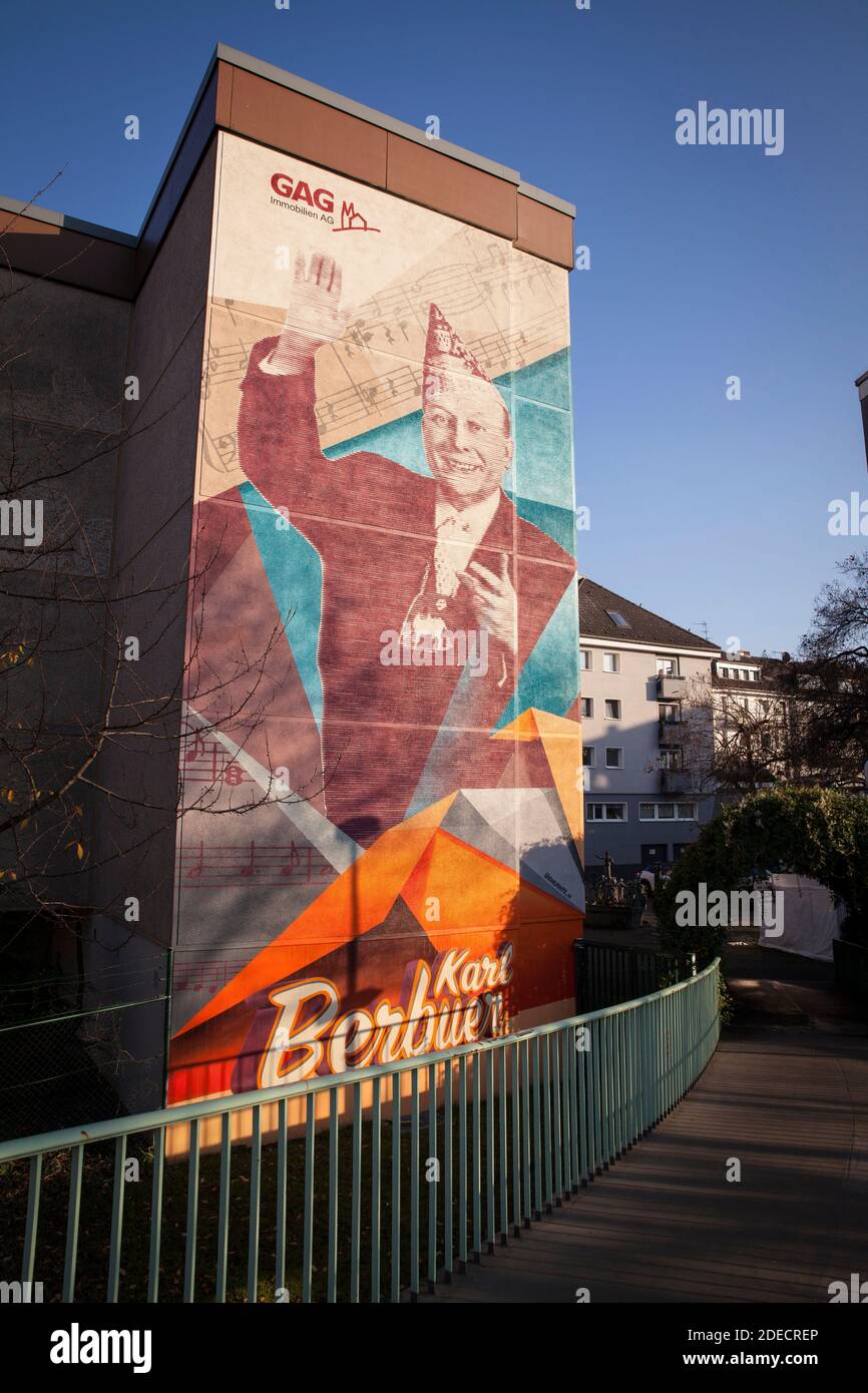 Wandmalerei mit Bild des Kölner Liedermachers Karl Berbuer auf dem Karl-Berbuer Platz, von den Künstlern Simon Horn und Stefan Vogt, Köln, Deutschland. Stockfoto