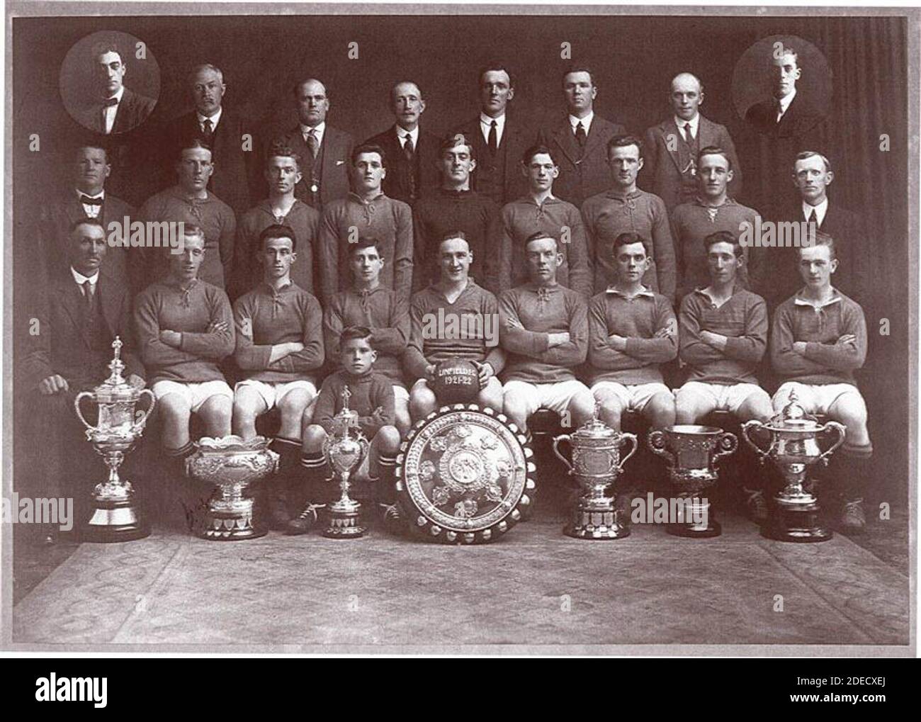 Das Team, das in der Saison 192122 eine beispiellose Trophäe erhob