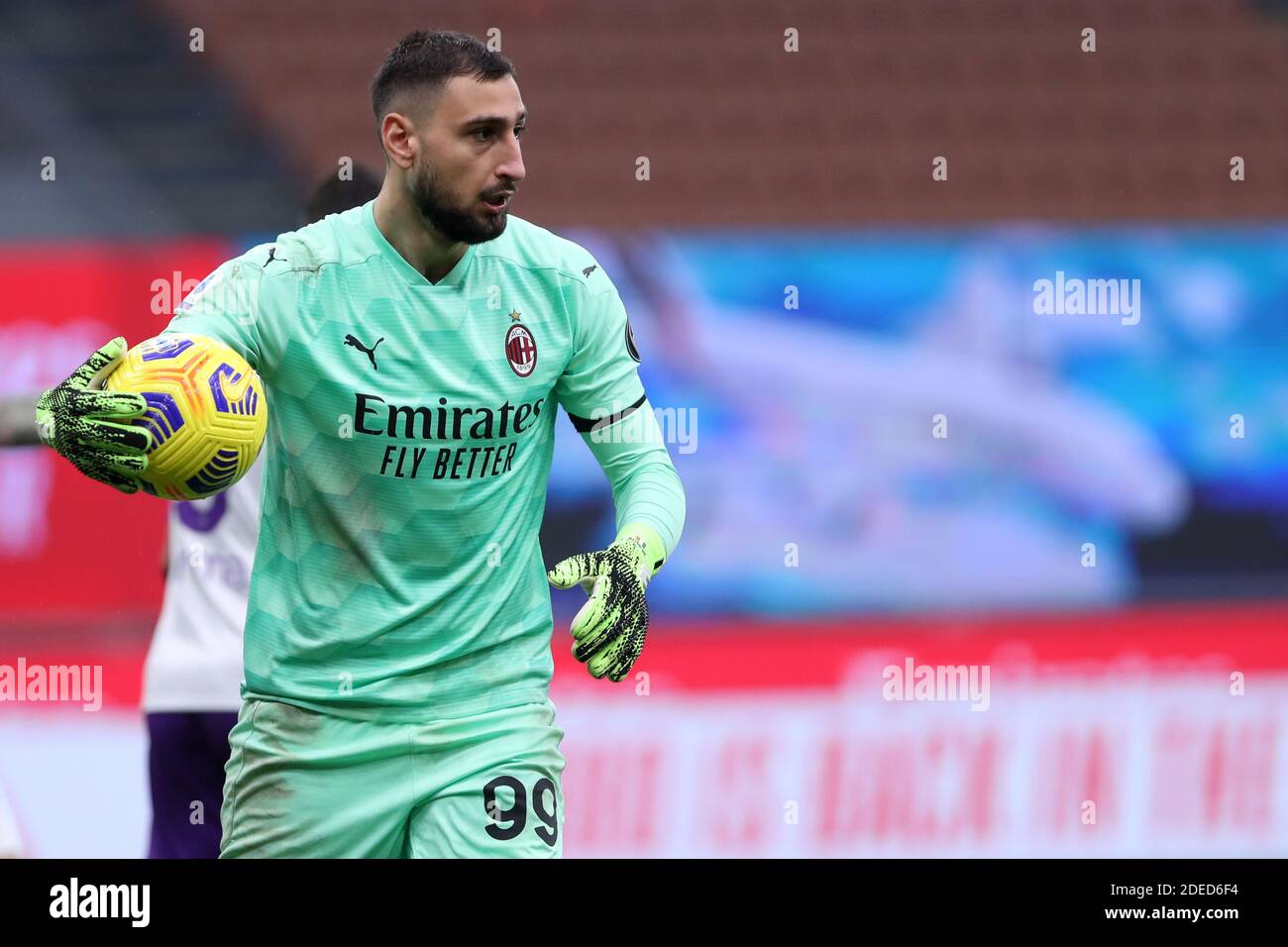 Gianluigi Donnarumma von AC Mailand in Aktion während der Serie A Spiel zwischen AC Mailand und ACF Fiorentina. AC Mailand gewinnt 2-0 gegen ACF Fiorentina. Stockfoto