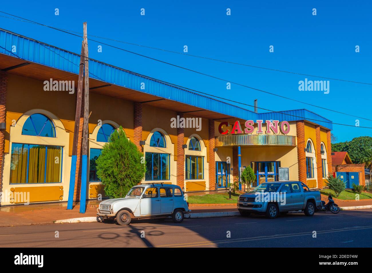 Spielkasino in der kleinen Stadt Montecarlo am Paraná Fluss, Provincia Misiones, Argentinien, Lateinamerika Stockfoto