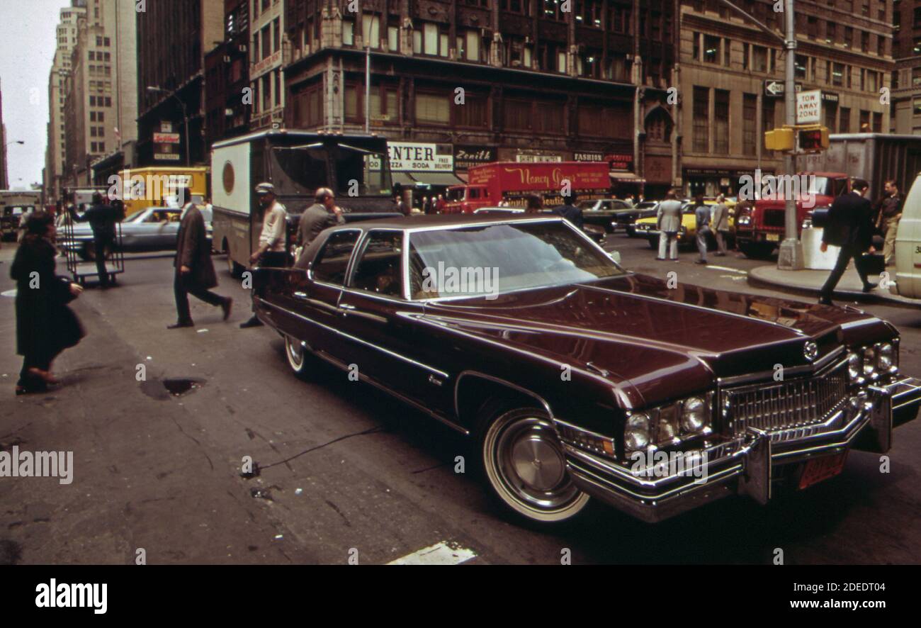 Foto der 1970er Jahre (1973) - im Kleidungsviertel Manhattans; zwischen Broadway und Eighth Avenue (New York City) Stockfoto