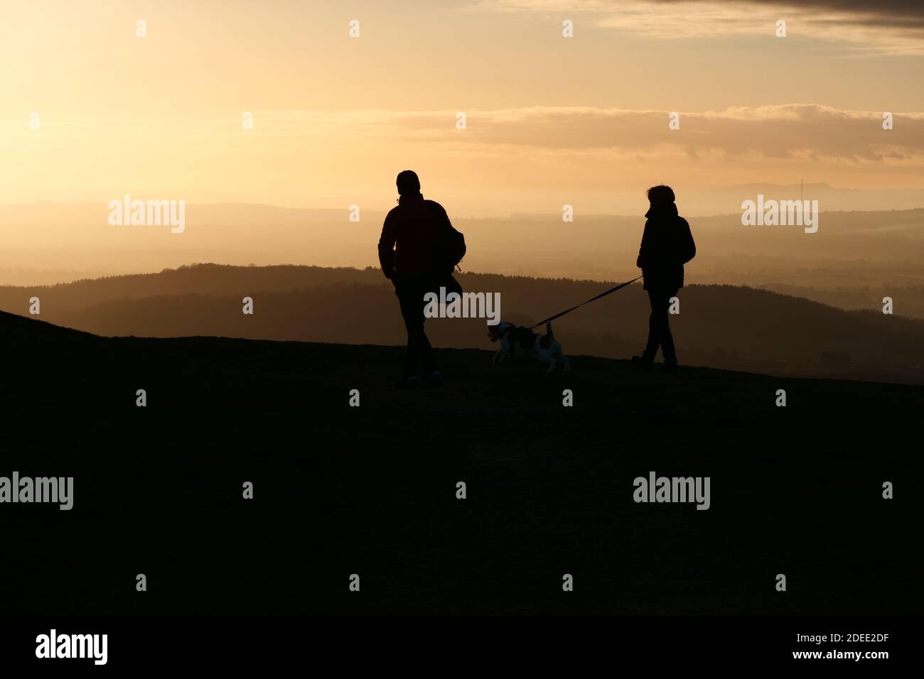 Wandern im British Camp, auf den Malvern Hills, in der Nähe von Ledbury, Herefordshire, England, Großbritannien Stockfoto