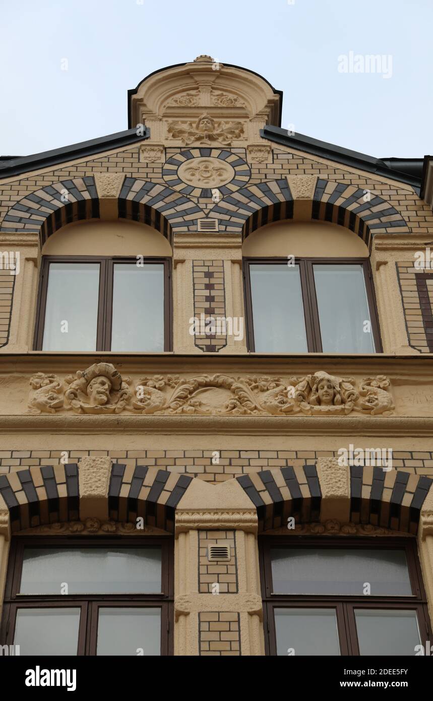 Historisches architektonisches Detail des 1893 datierten Cafe Husaren Gebäudes Bei Haga in Göteborg Stockfoto