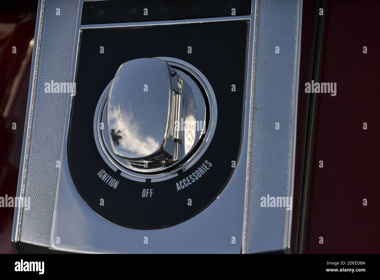 Zündtaste, oder ein/aus-Taste in weißem Aluminium Harley Davidson Motorrad, mit Zündung, aus und Zubehör im Detail. Brasilien, Südamerika, p Stockfoto