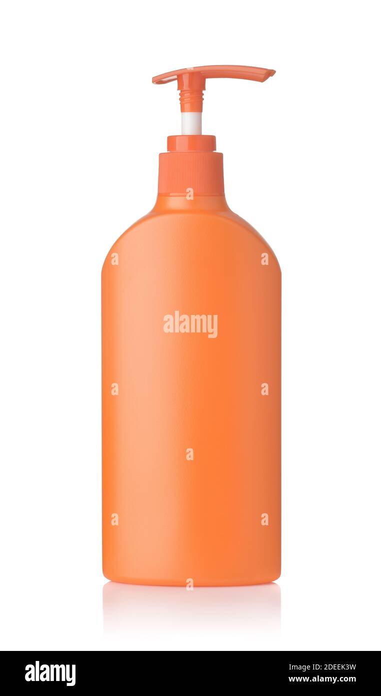 Vorderansicht der blanken orangen Kunststoff-Kosmetik-Pumpe Flasche isoliert Auf Weiß Stockfoto