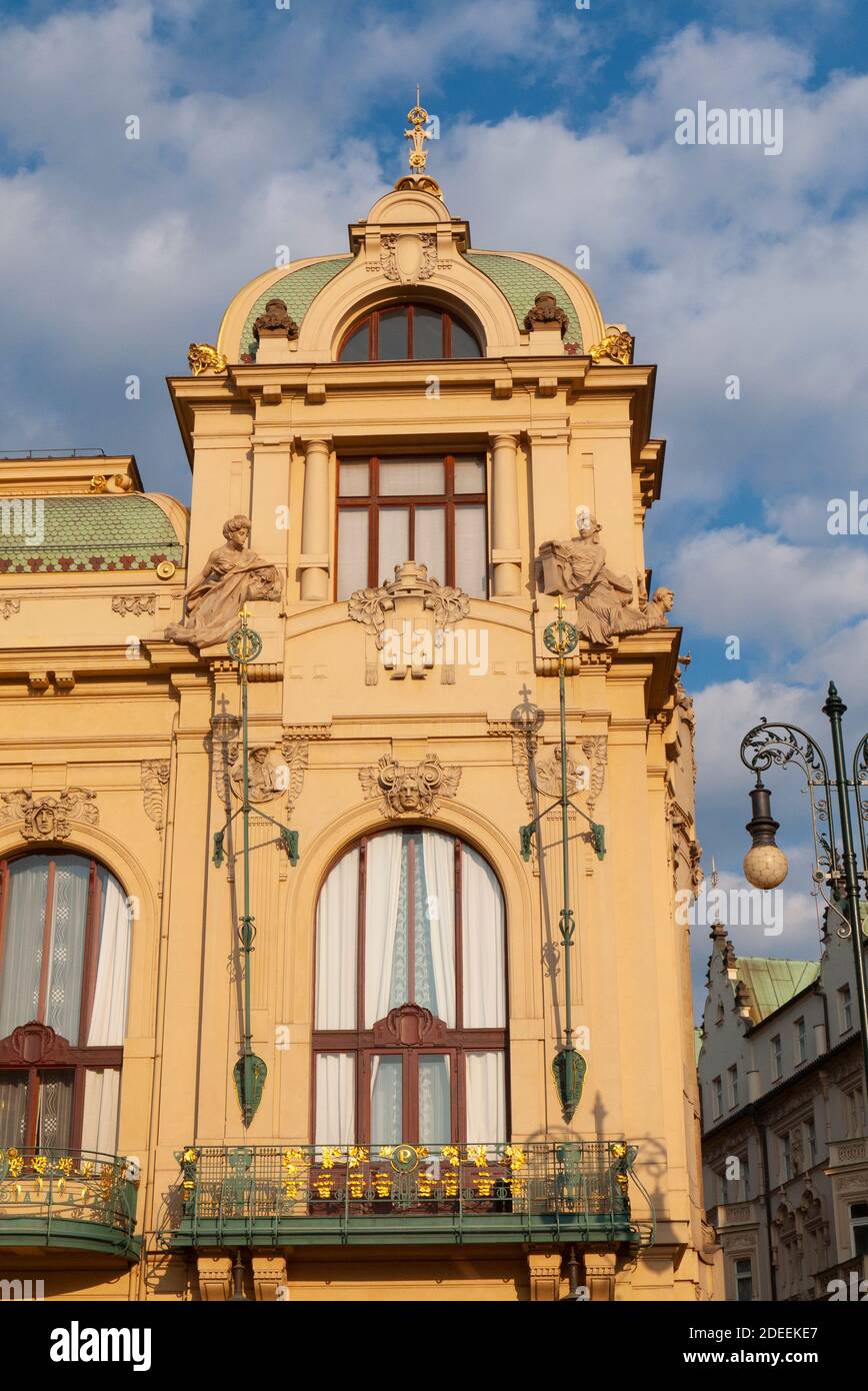 Jugendstil-Architektur des Gemeindehauses, historisches Opernhaus Gebäude in der Altstadt, Prag, Hauptstadt der Tschechischen Republik Stockfoto