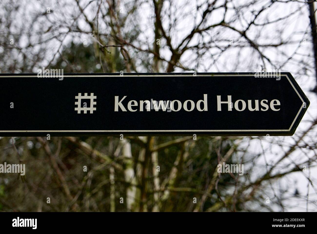 Kenwood House, English Heritage, Schild am White Stone Pond, Hampstead, London. Hochzeitslocation und ehemaliges Herrenhaus des Earl of Mansfield. Stockfoto