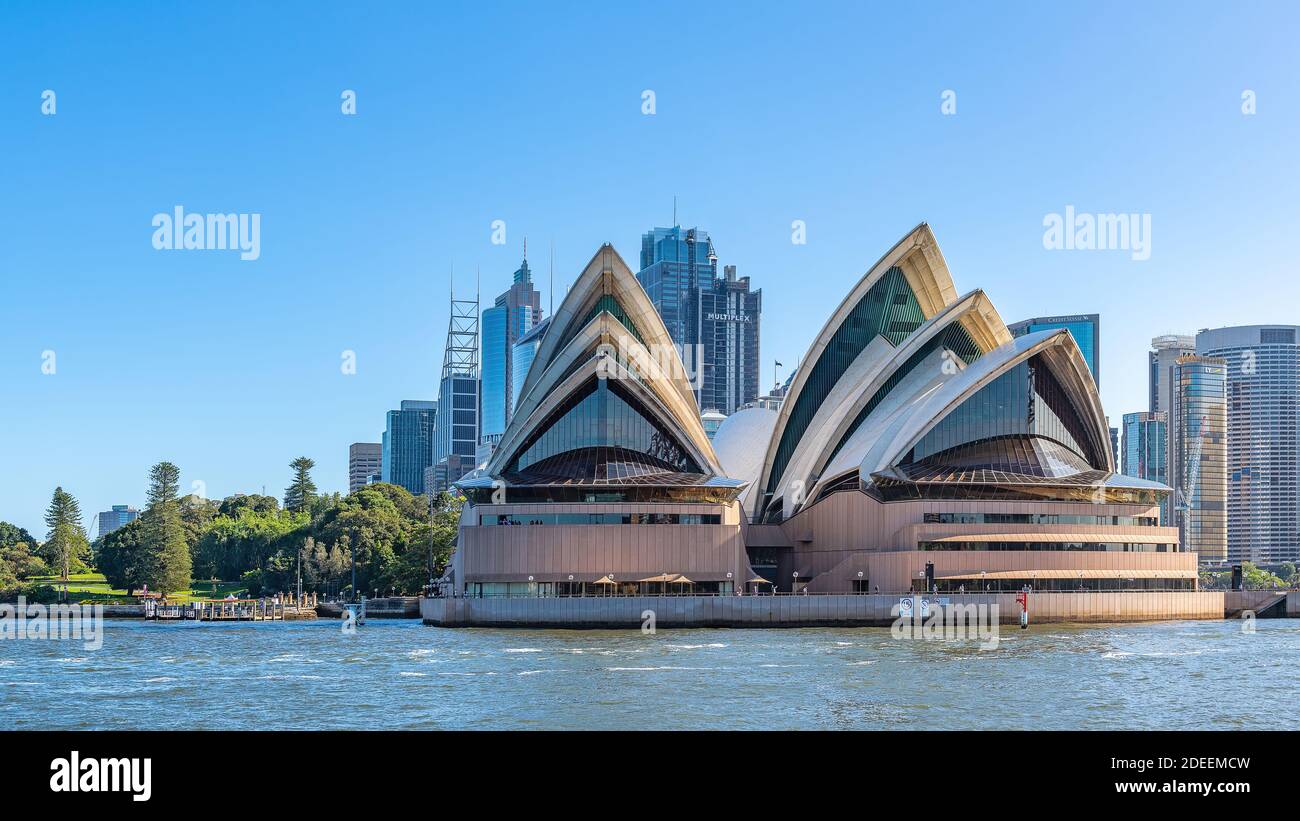 Sydney, New South Wales, Australien - das Opernhaus von Sydney gilt als das wichtigste Wahrzeichen Australiens und ein großer Touristenmagier Stockfoto