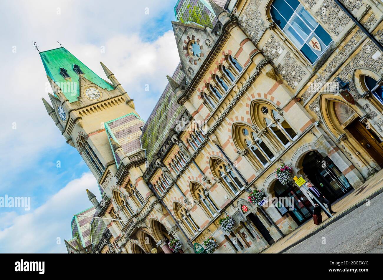 Winchester Guildhall ist ein kommunales Gebäude in der High Street, Winchester, Hampshire. Es ist ein denkmalgeschütztes Gebäude. Winchester, Hampshire, England Stockfoto