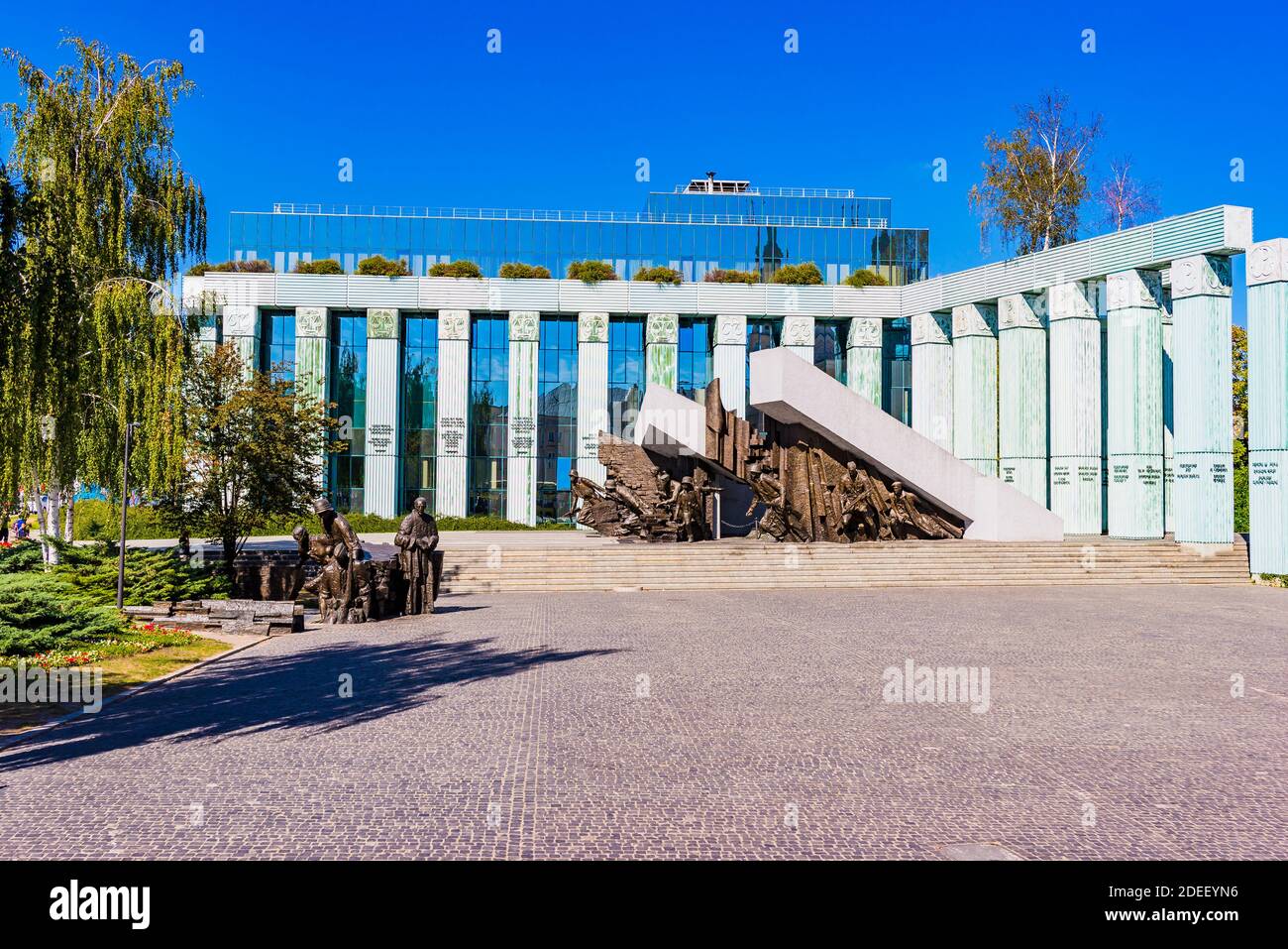 Denkmal des Warschauer Aufstandes, das dem Warschauer Aufstand von 1944 gewidmet ist. 1989 enthüllt, wurde es von Wincenty Kucma modelliert und der Architekt war Jacek Bud Stockfoto