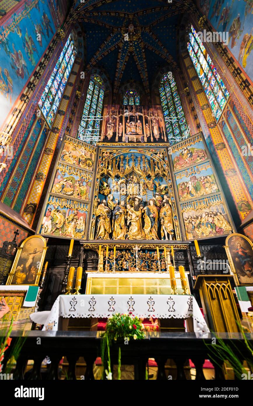 Holzaltarbild geschnitzt von Veit Stoss, St. Mary’s Basilica. Krakau, Kreis Kraków, Woiwodschaft Kleinpolen, Polen, Europa Stockfoto