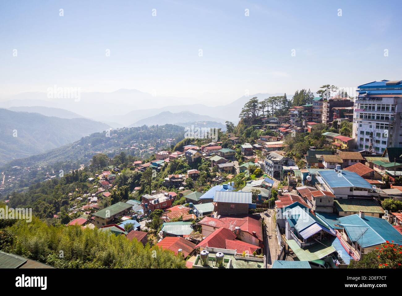 Häuser und Gebäude in der Bergstadt Baguio auf den Philippinen Stockfoto