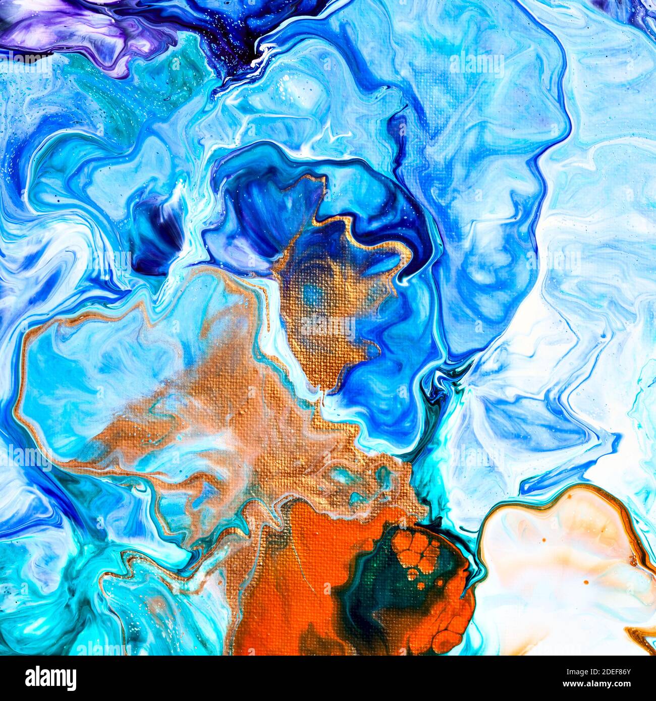 Buntes Muster von flüssiger Farbe. Fließende Kunst abstrakter Hintergrund Stockfoto