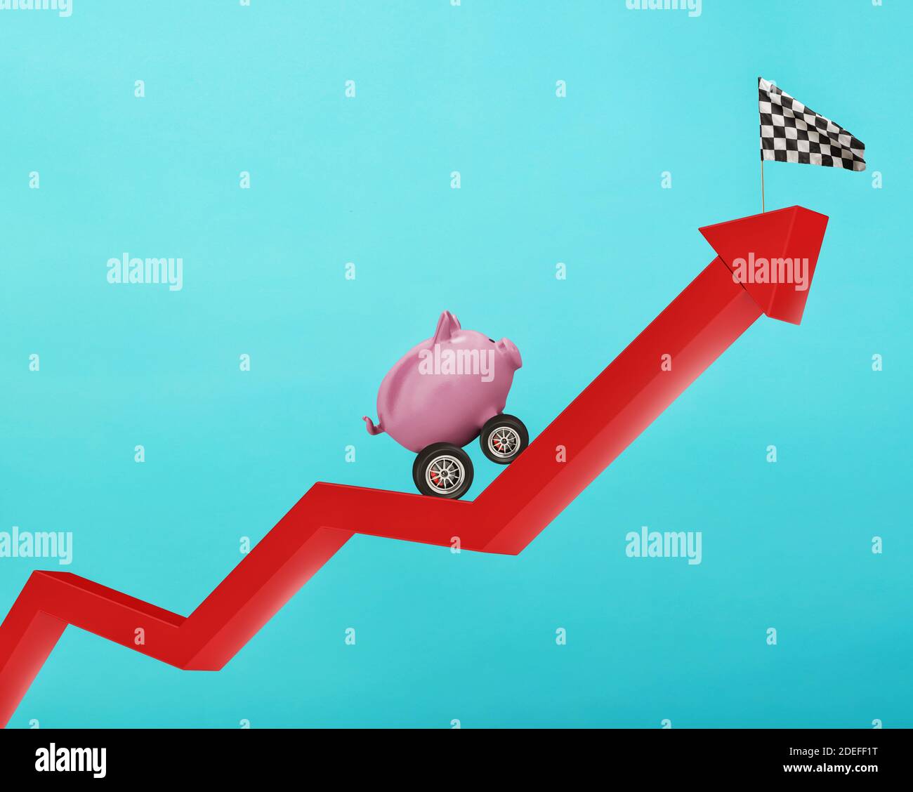 Sparschwein mit Rad wie ein Auto läuft will die Flagge zu erreichen. Konzept der schnellen increse des Geldes.cyan Hintergrund Stockfoto