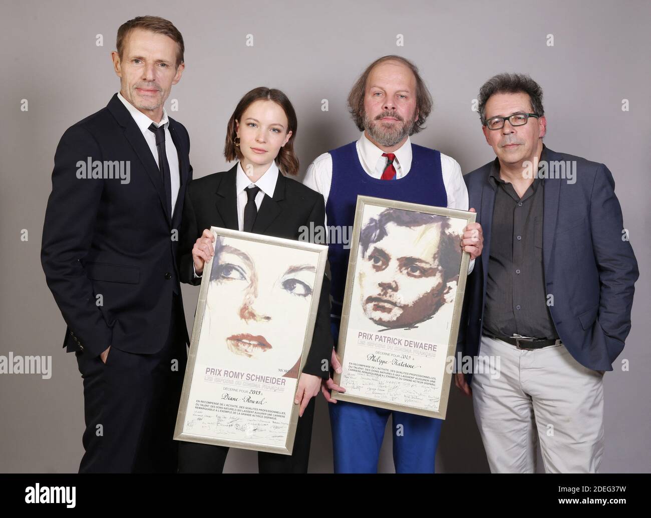 Exklusiv - Lambert Wilson, Diane Rouxel, Preisträgerin Romy Schneider 2019 und Philippe Katerine, Preisträgerin Patrick Dewaere 2019 und Thierry Jousse während eines Fotoshootings im Rahmen der Prix Romy Schneider und Patrick Dewaere 2019 Awards im Lancaster Hotel in Paris, Frankreich am 29. April 2019. Foto von Jerome Domine/ABACAPRESS.COM Stockfoto