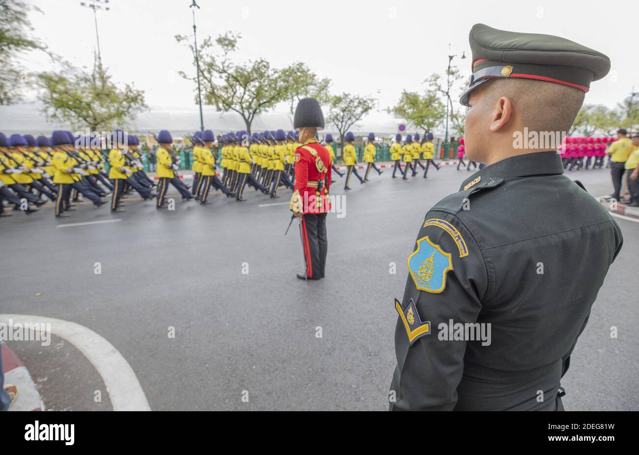 Parade zum Königspalast, Krönung des Königs von Thailand, Rama X, seine Majestät König Maha Vajiralongkorn Bodindradebayavarangkun, Bangkok, Tahaziland, Foto: Loic Baratoux für ABACAPRESS Stockfoto