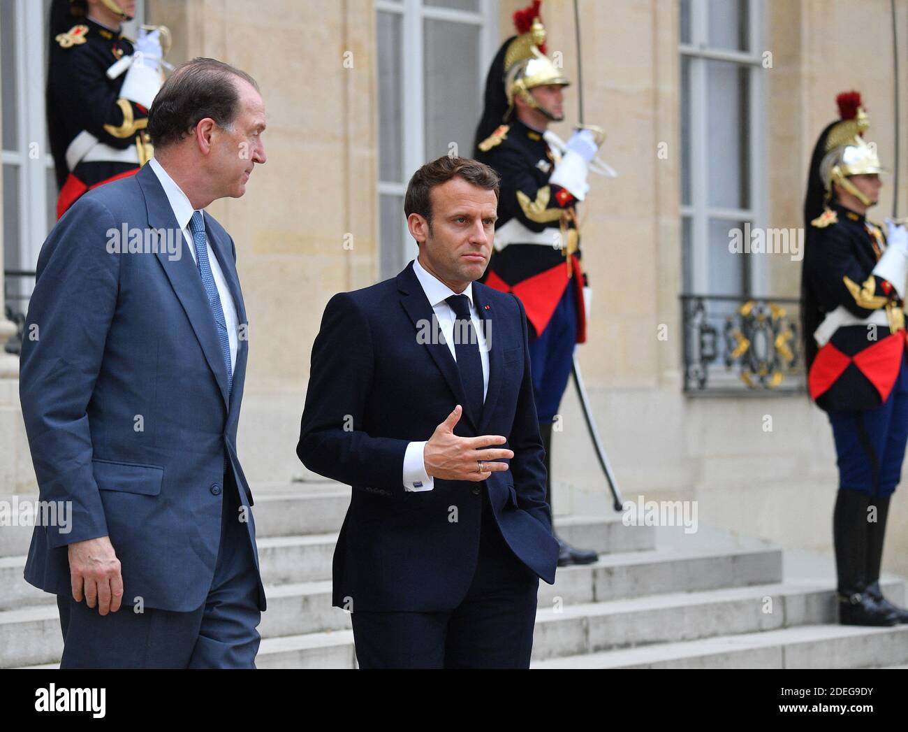 Der französische Präsident Emmanuel Macron begrüßt den Präsidenten der Weltbank David Malpass am 6. Mai 2019 im Elysée-Palast in Paris. Foto von Christian Liewig/ABACAPRESS.COM Stockfoto